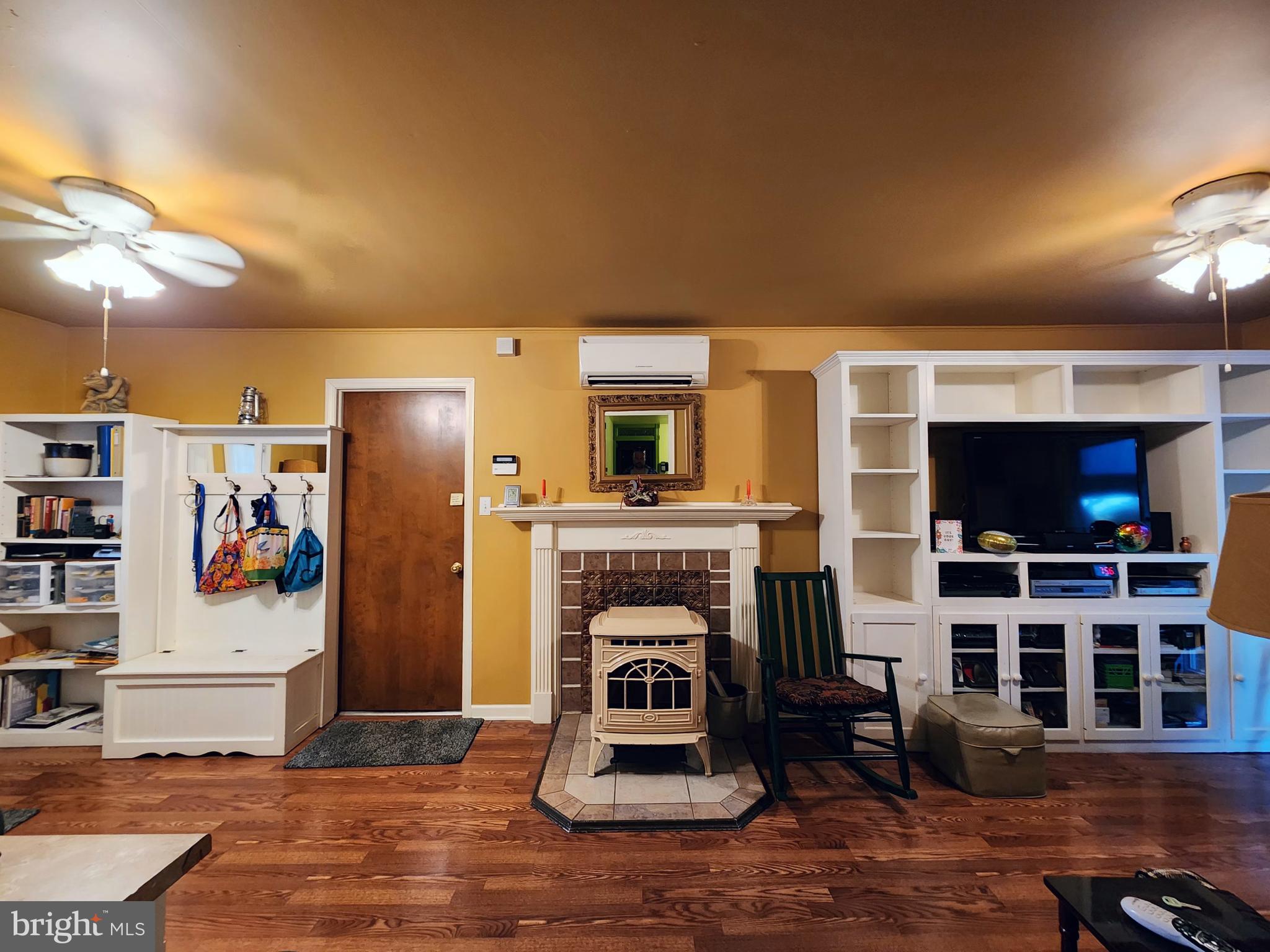 LAURICH HILLS - Residential