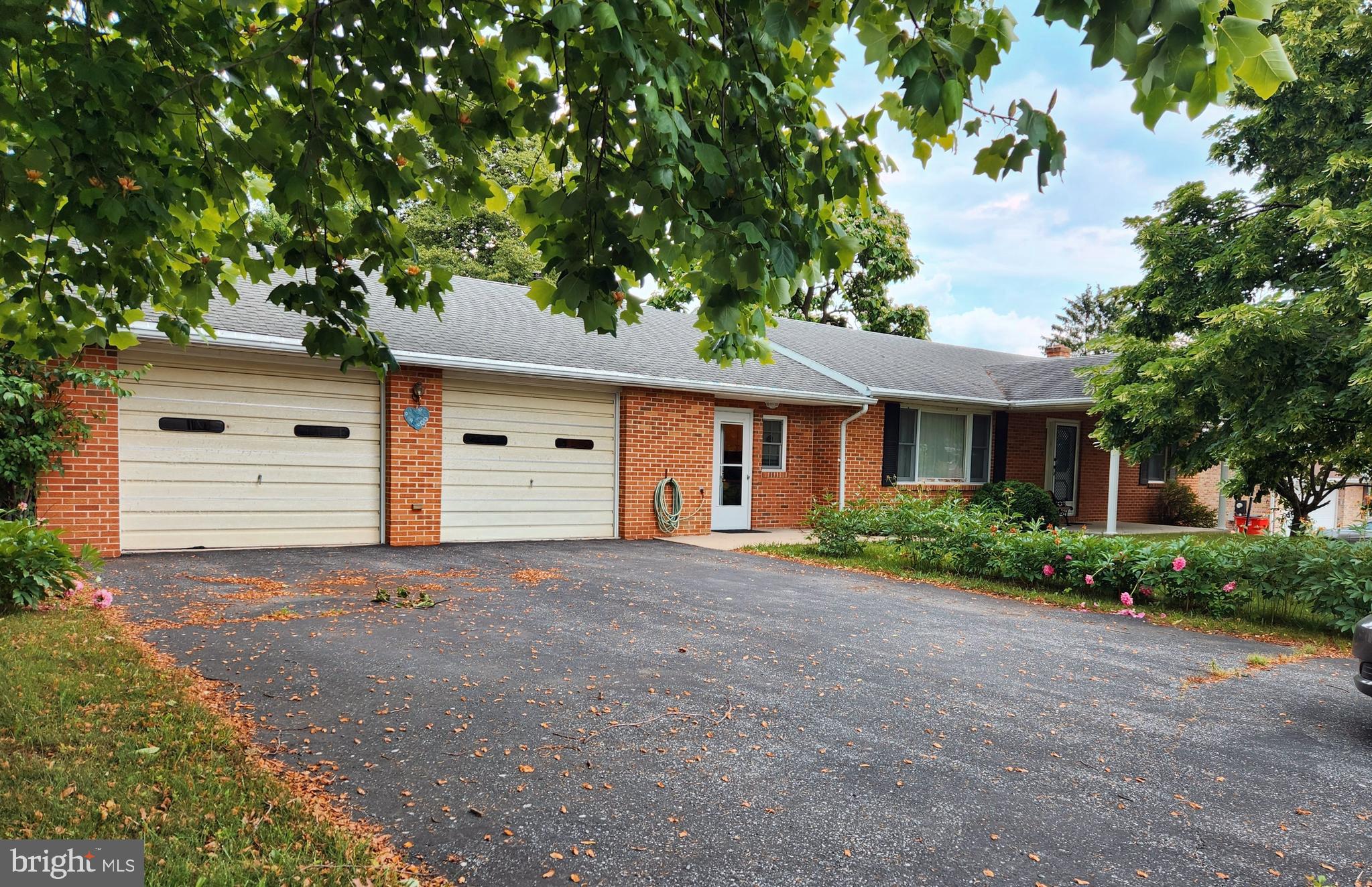 LAURICH HILLS - Residential