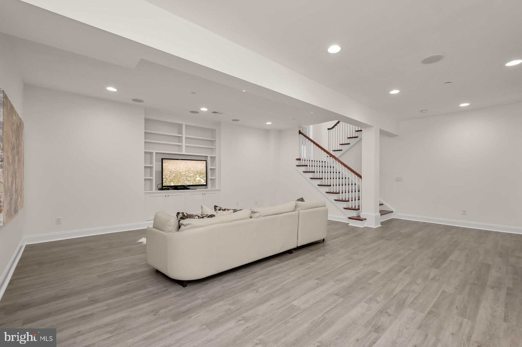 CHEVY CHASE TERRACE - Residential