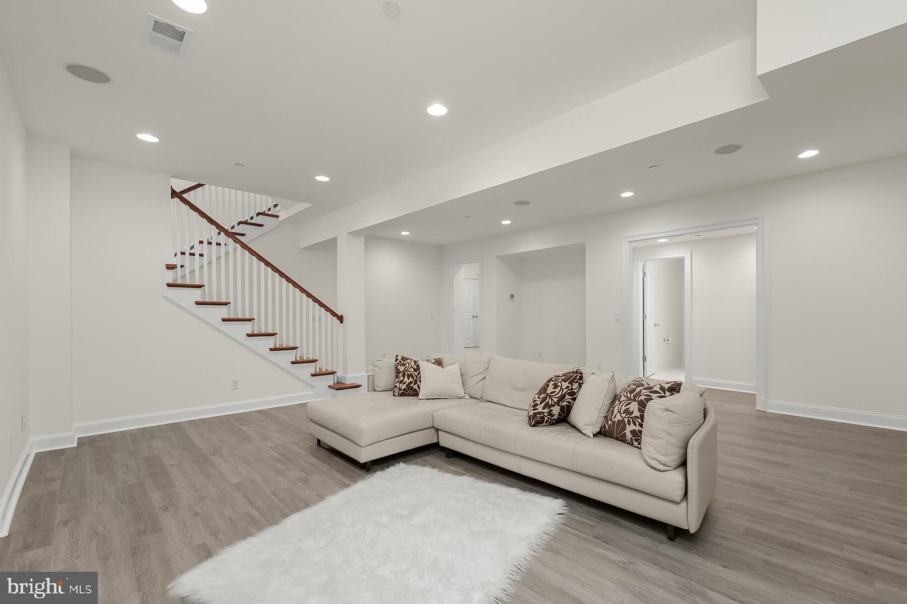 CHEVY CHASE TERRACE - Residential