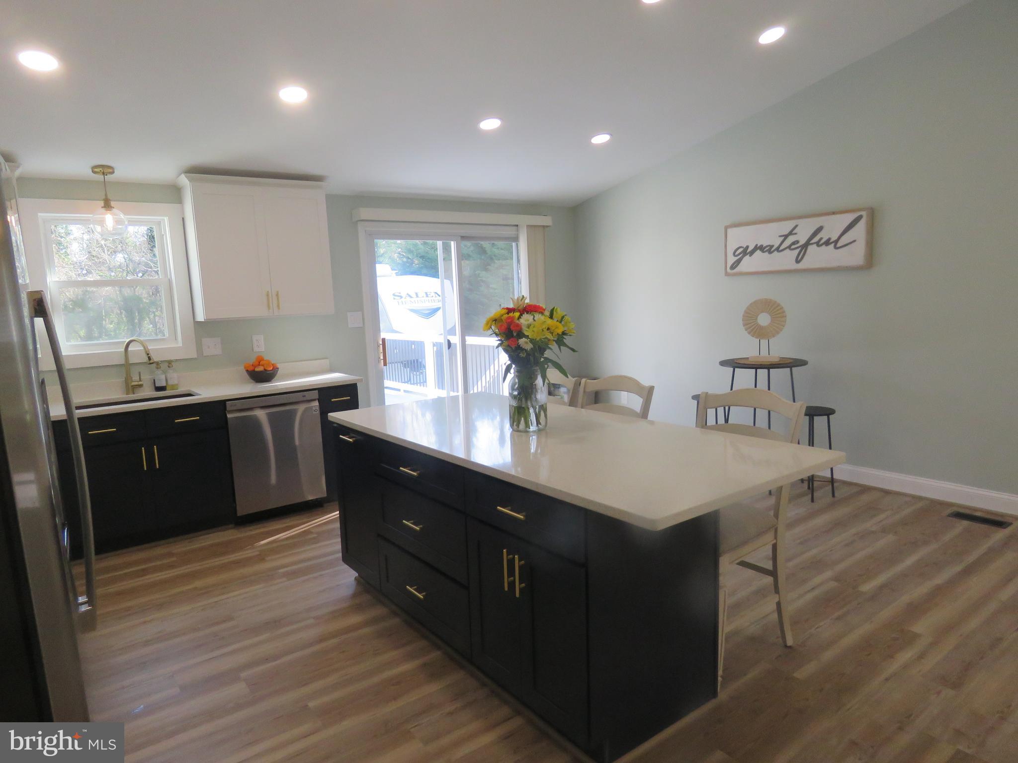 LONGVIEW ON MAGOTHY - Residential