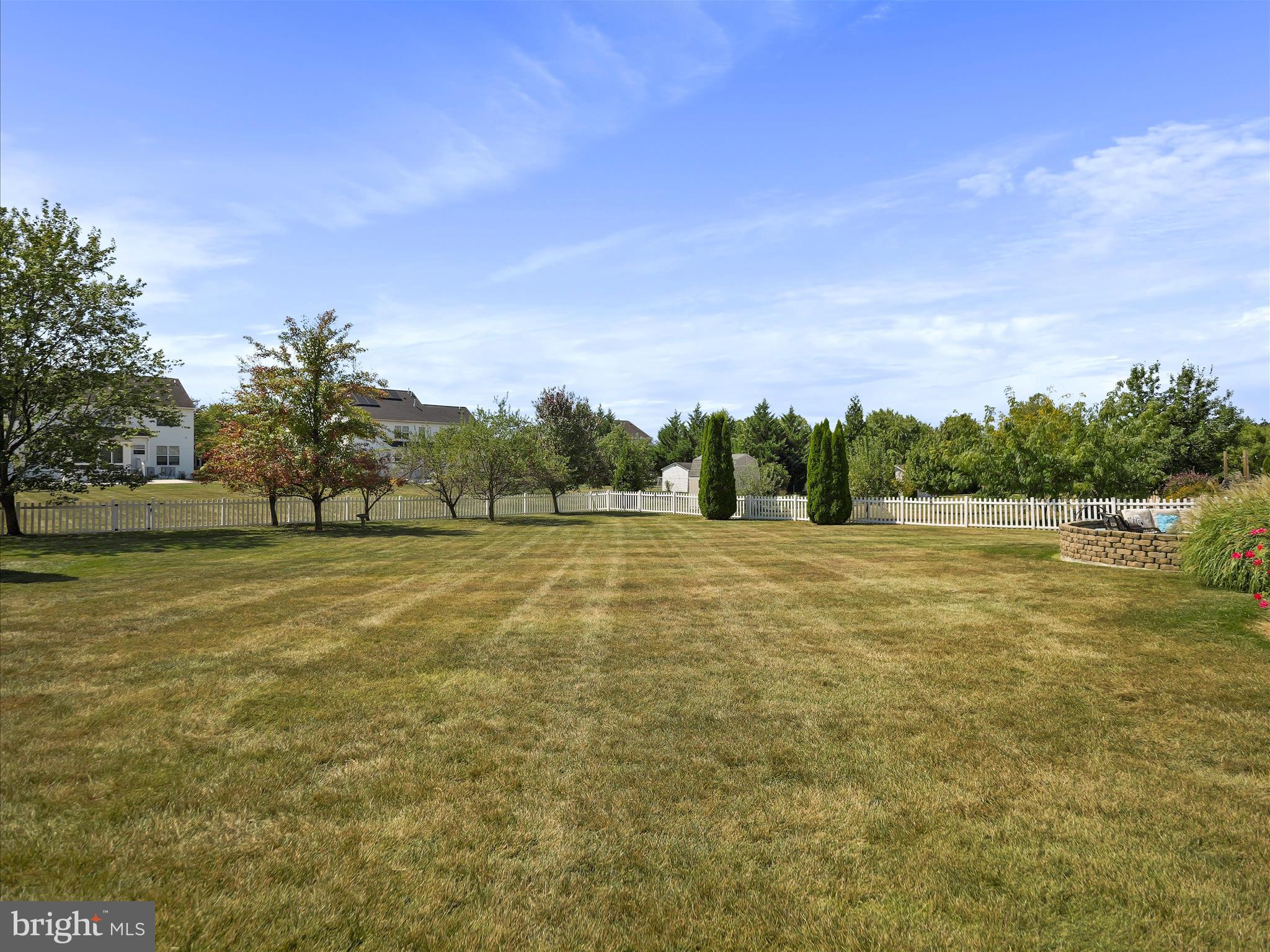 260 SCARLET CIRCLE