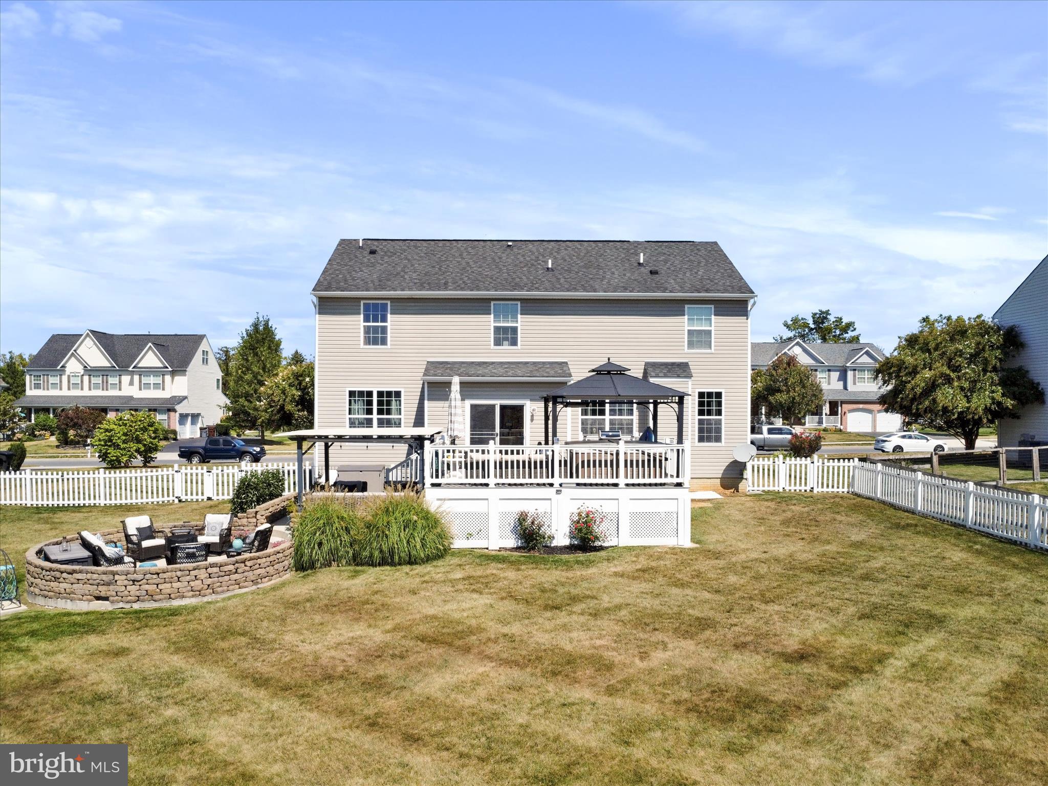 260 SCARLET CIRCLE