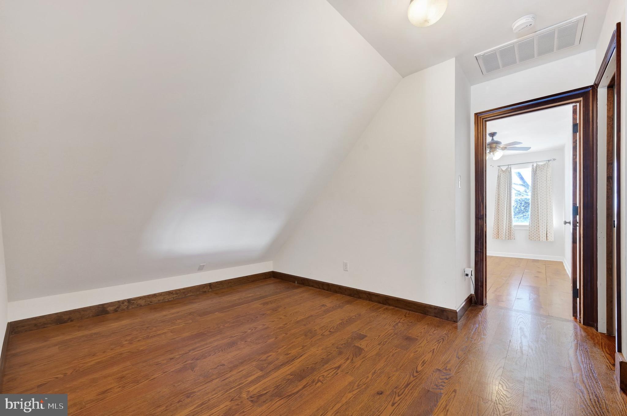 CENTREVILLE - Residential