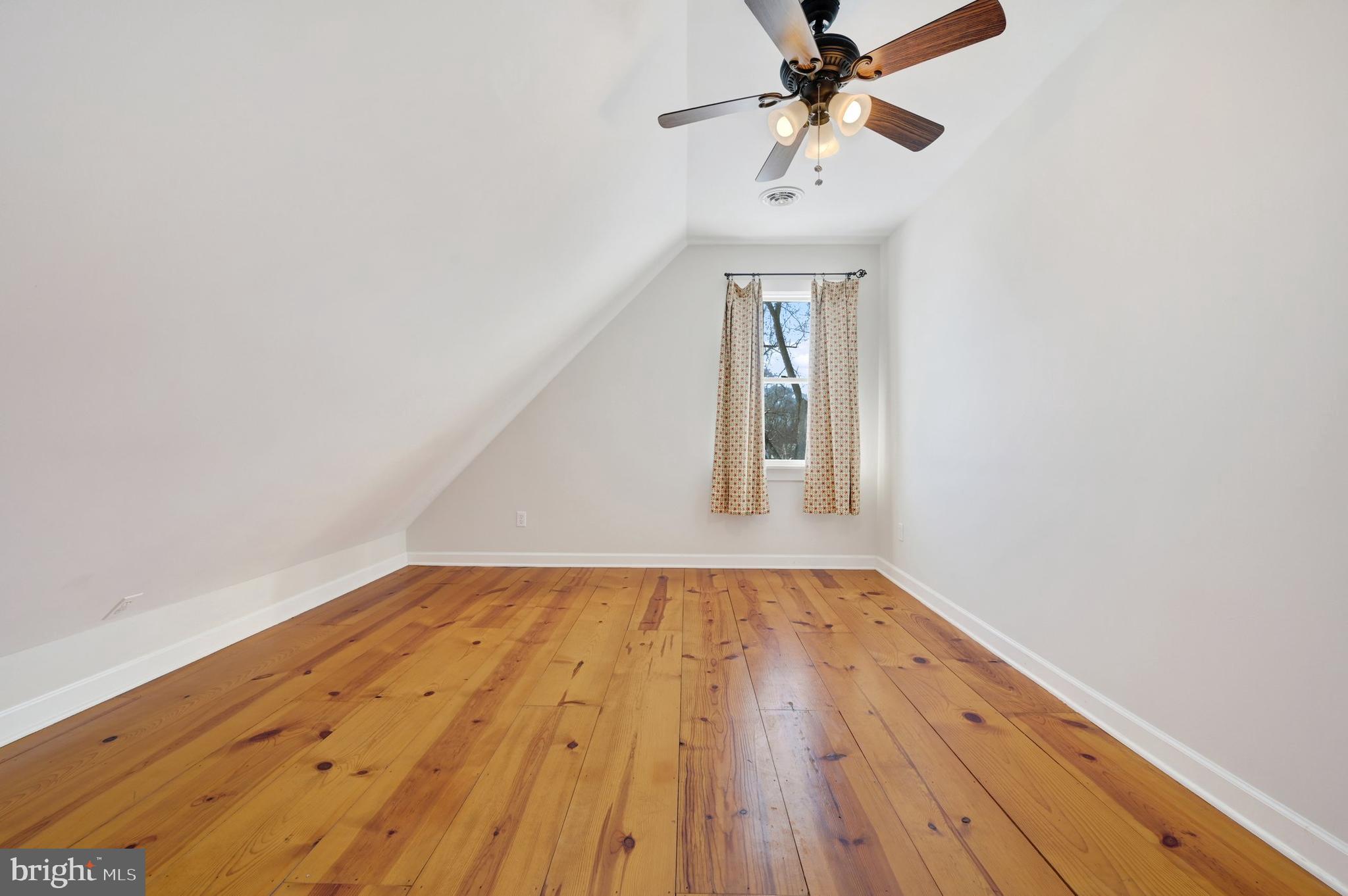 CENTREVILLE - Residential