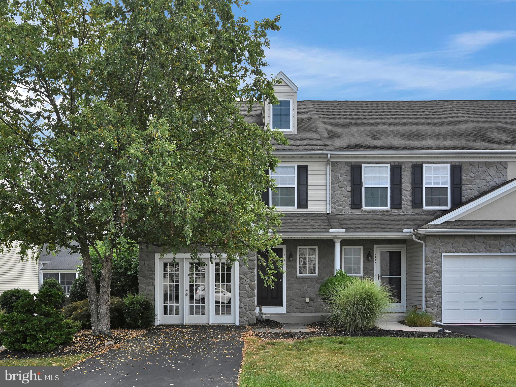 230 LAKESIDE CROSSING