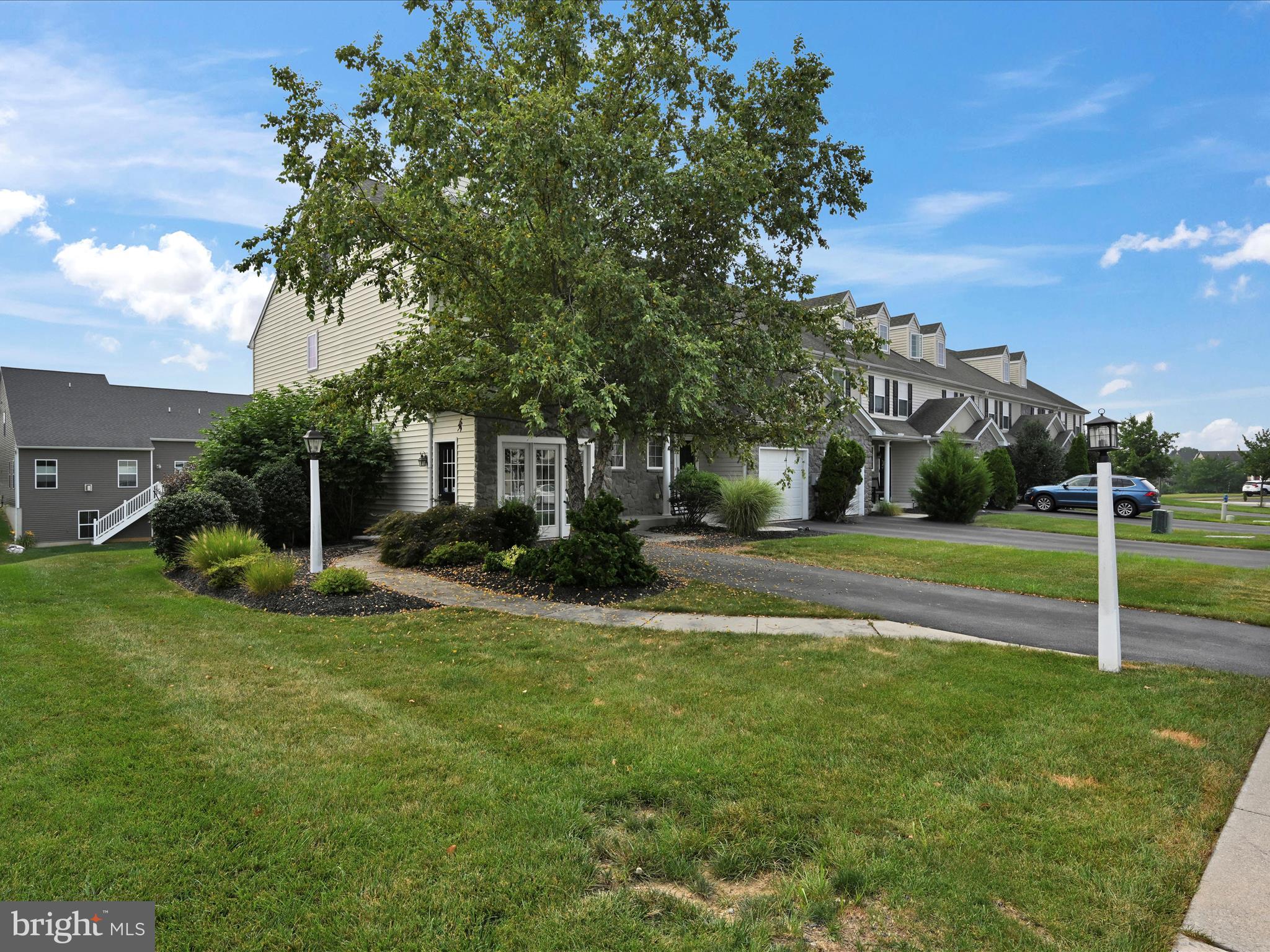 230 LAKESIDE CROSSING