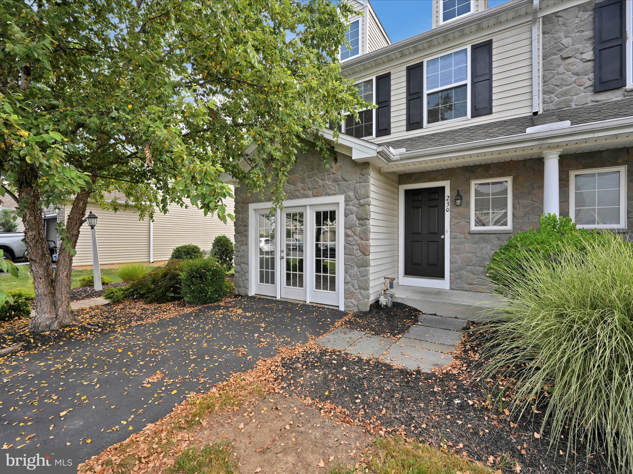 230 LAKESIDE CROSSING