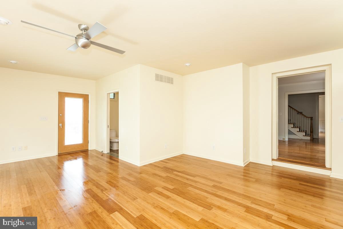 POPLAR HILL - Residential