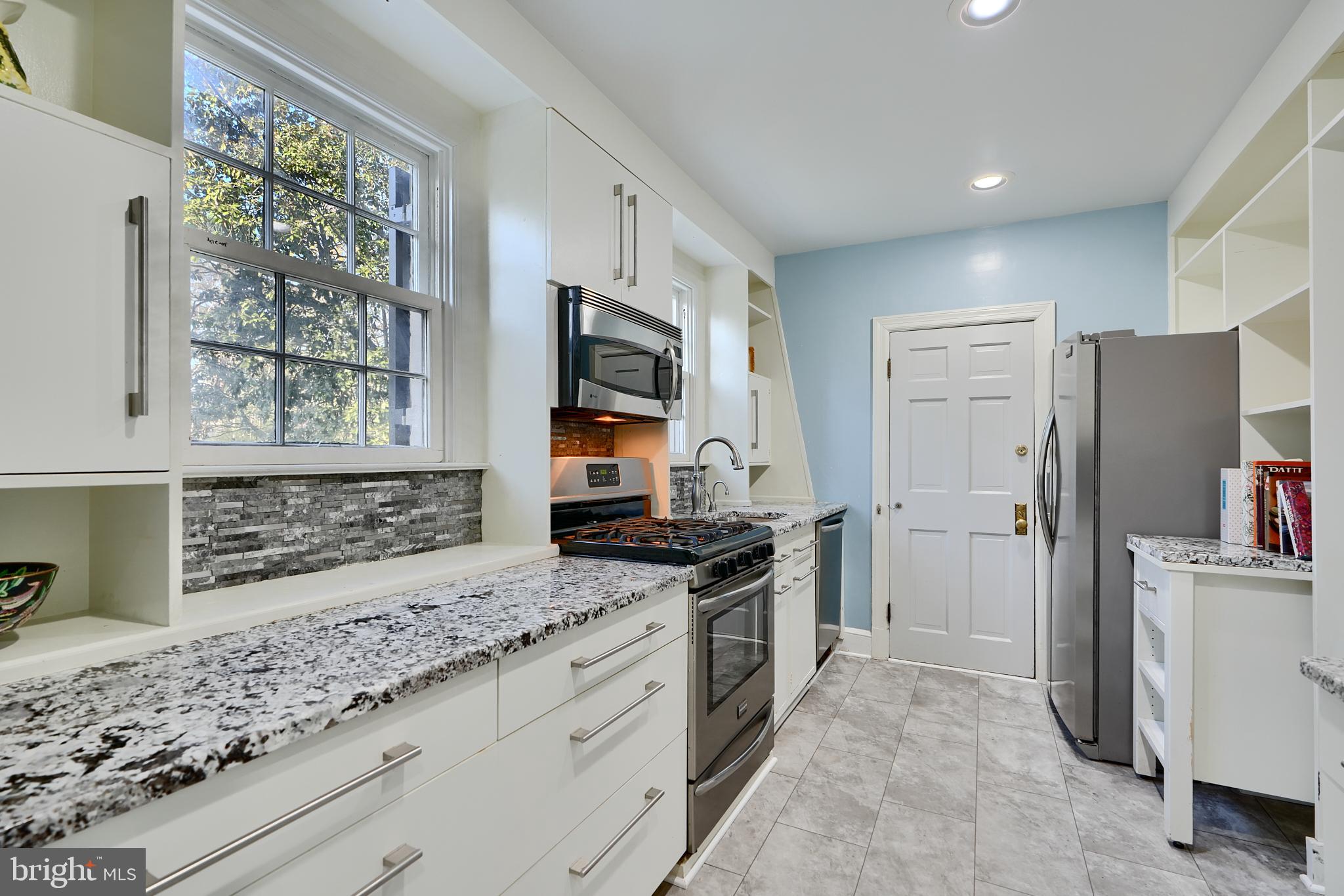 POPLAR HILL - Residential