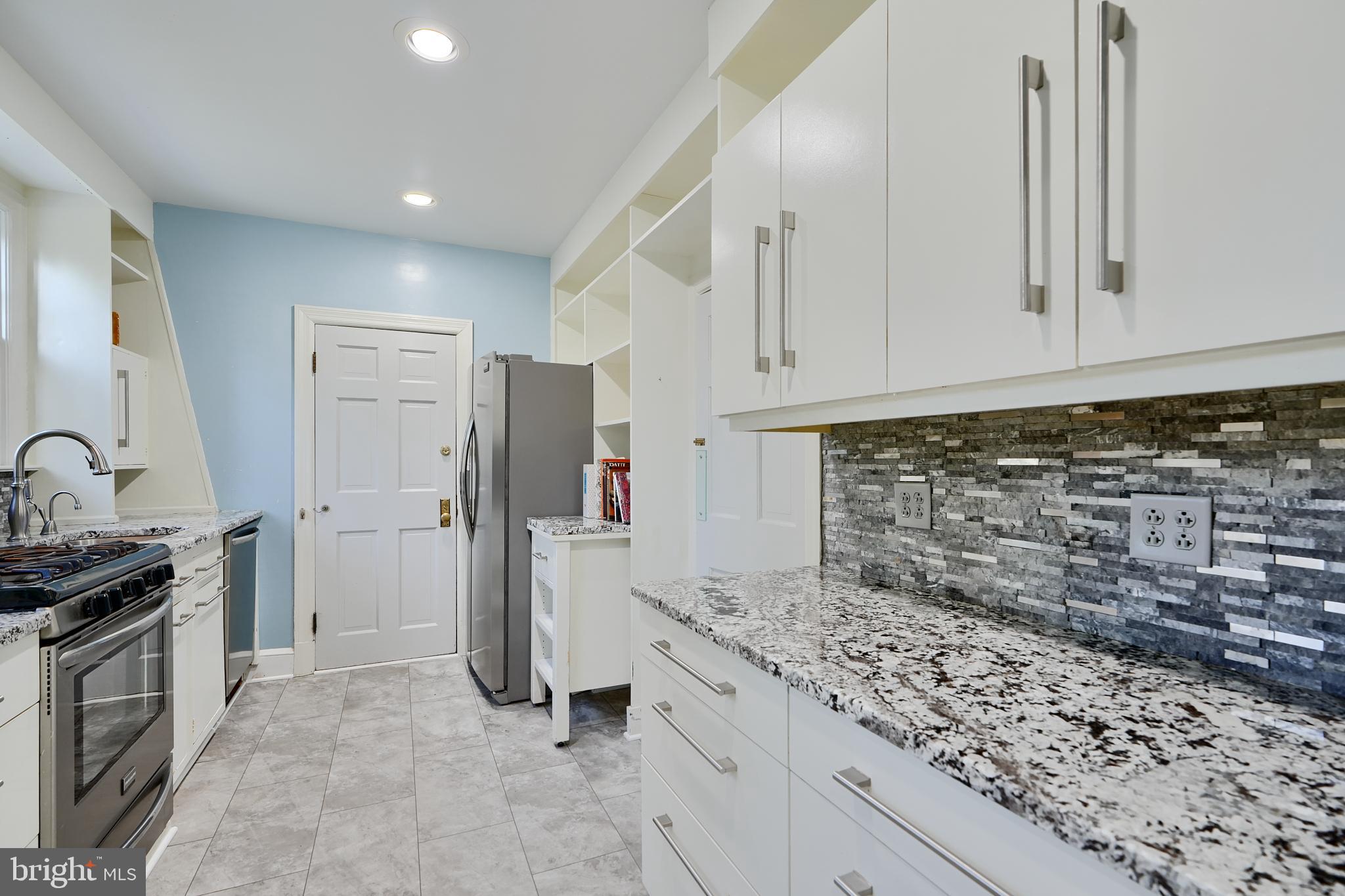 POPLAR HILL - Residential