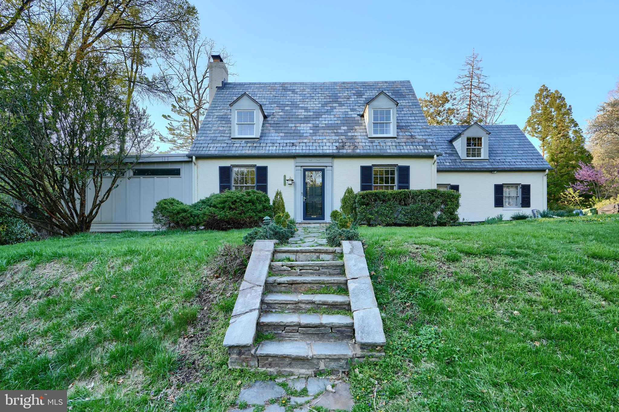 1122 BELLEMORE ROAD