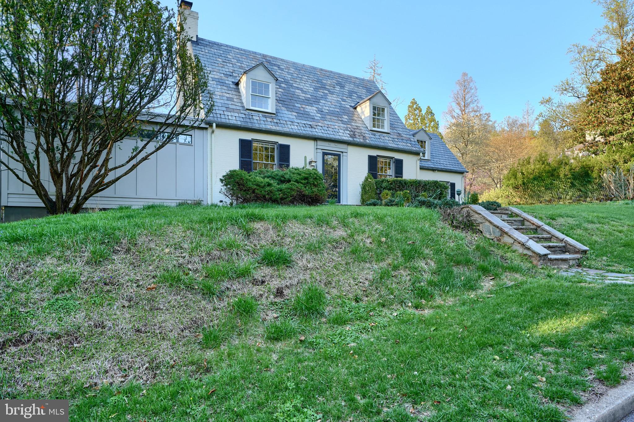 1122 BELLEMORE ROAD