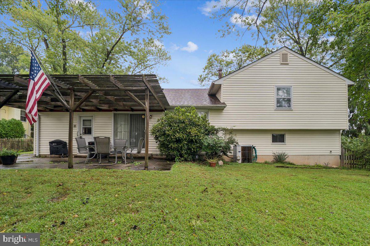 1405 MULLINS STREET