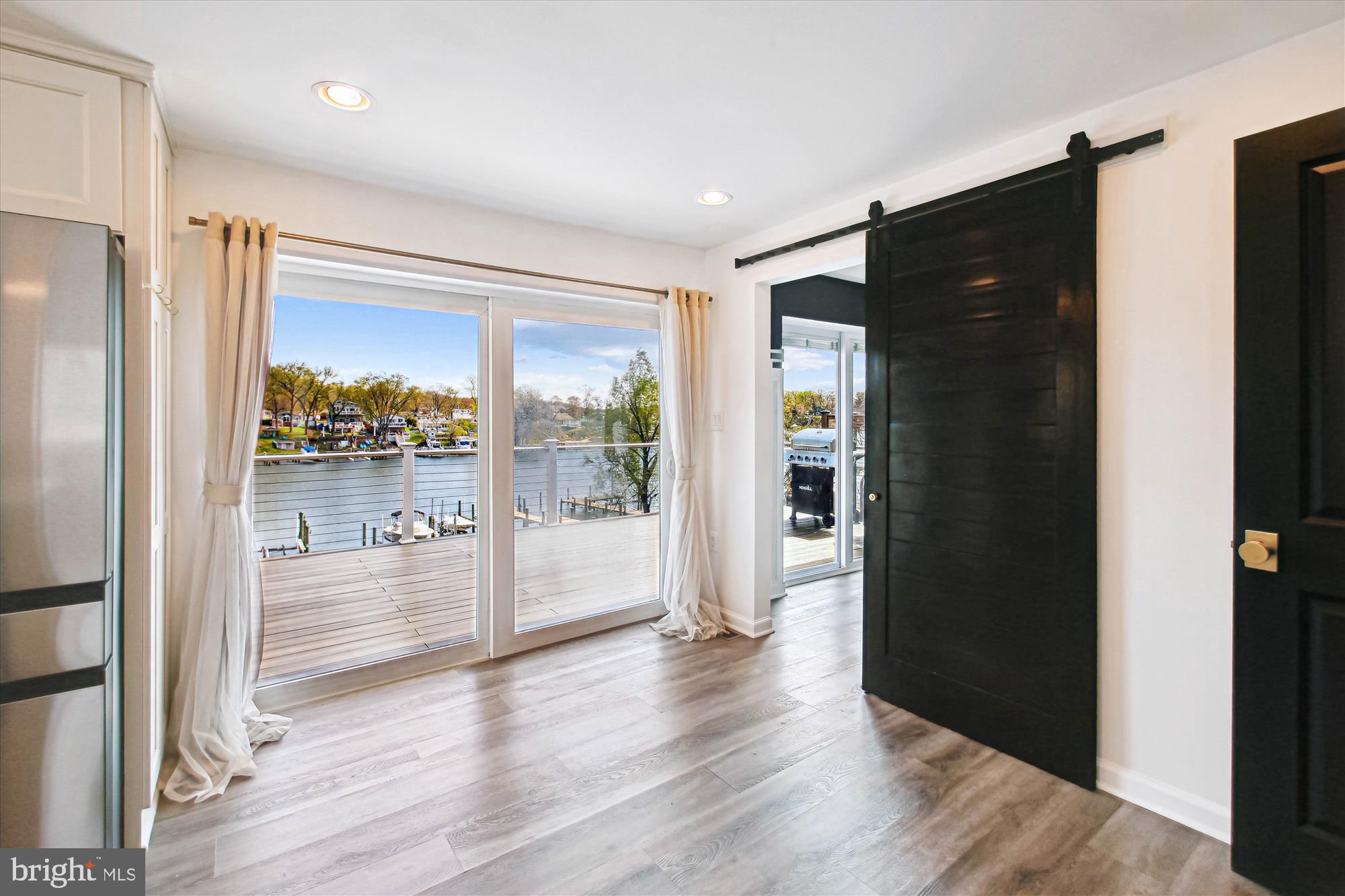 SILVER SANDS - Residential