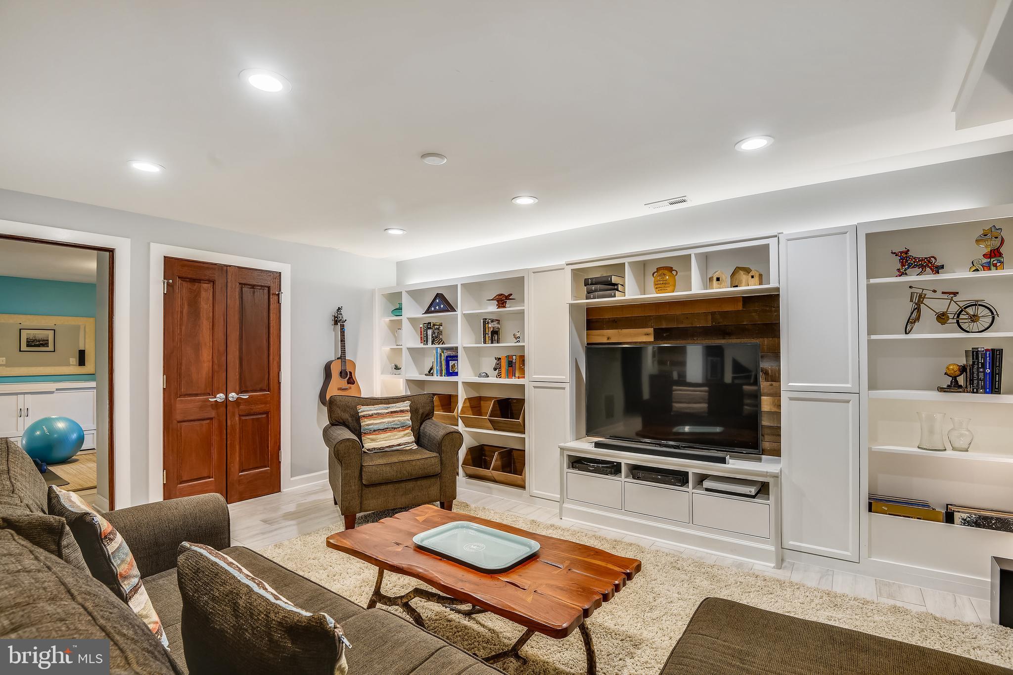 HOLLY HILL HARBOR - Residential