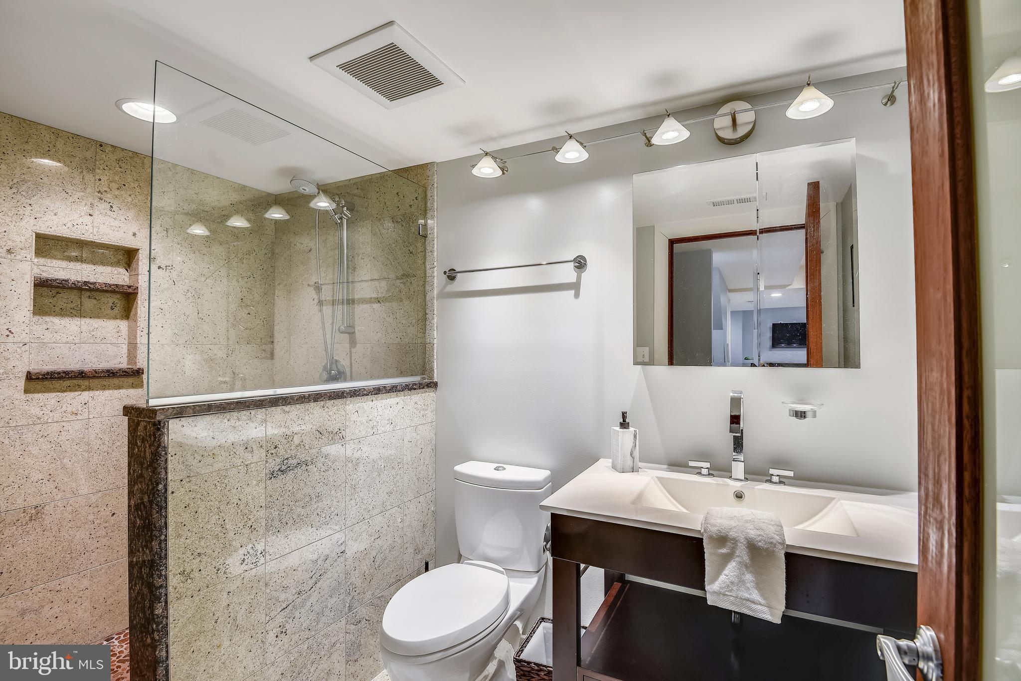 HOLLY HILL HARBOR - Residential