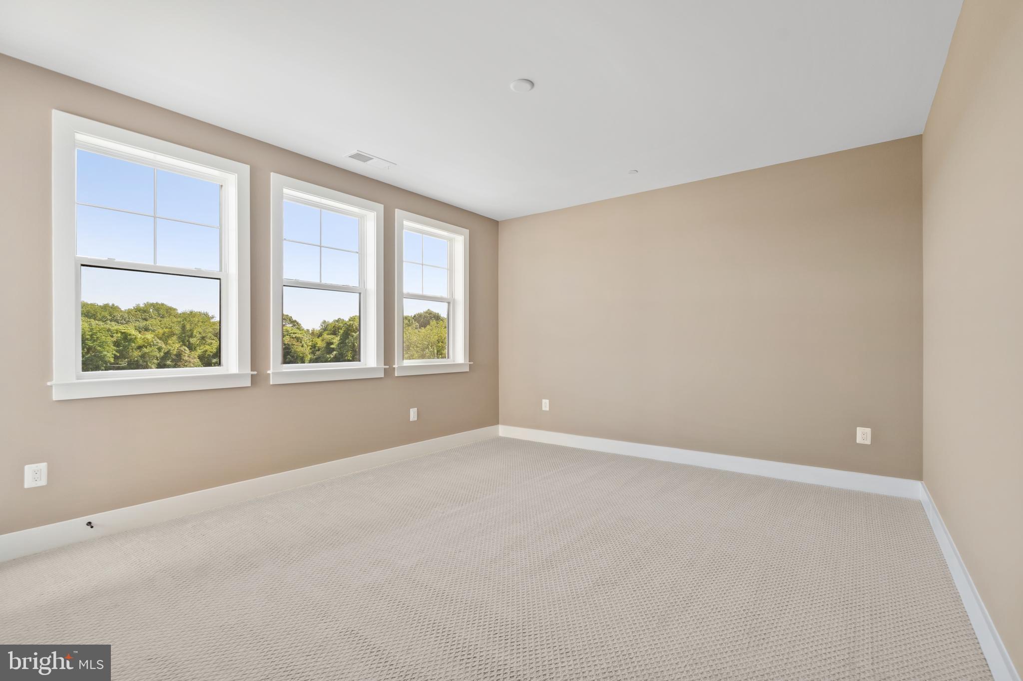 KNOB HILL ESTATES AT MADISON FIELDS - Residential