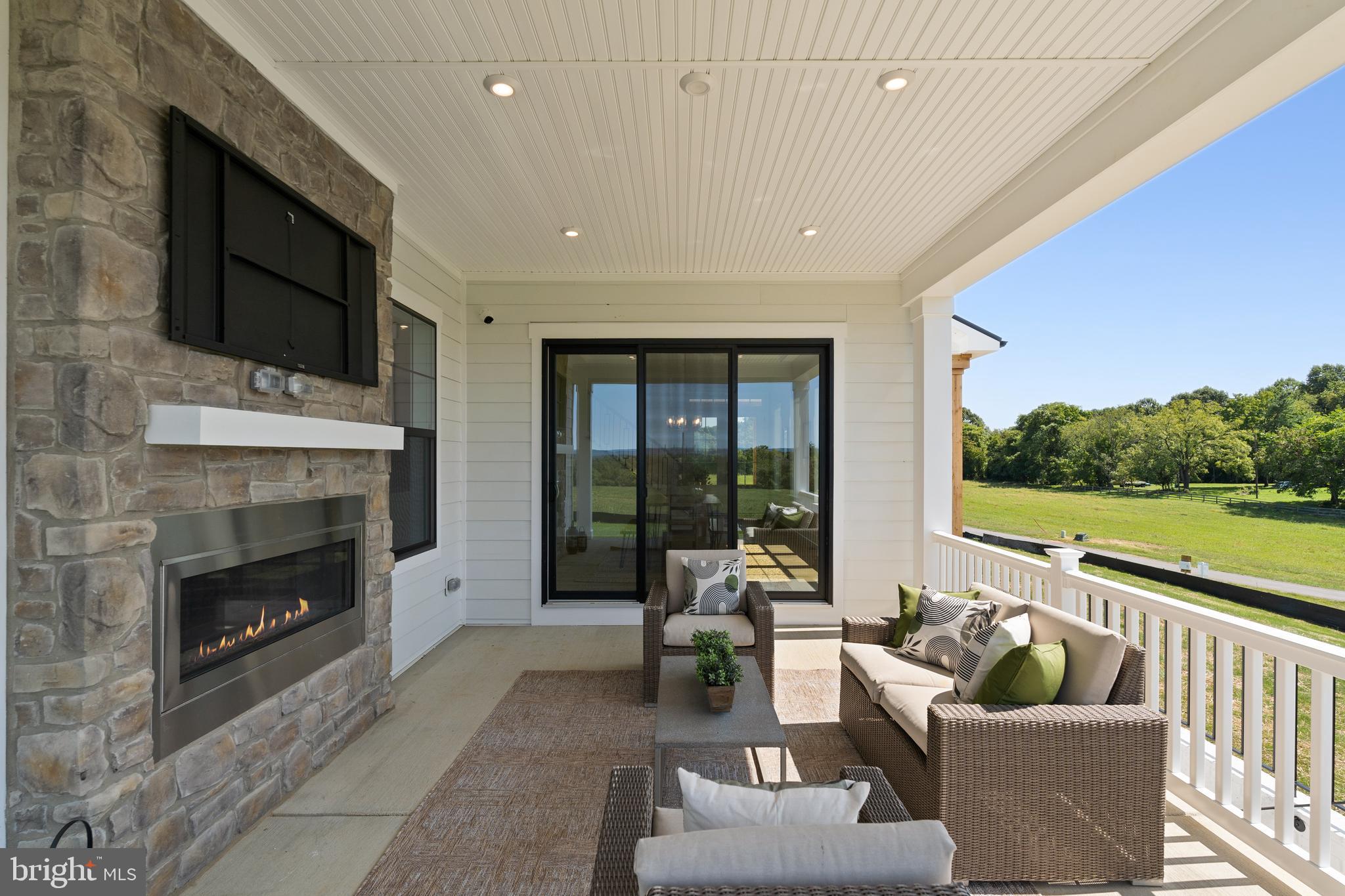 KNOB HILL ESTATES AT MADISON FIELDS - Residential