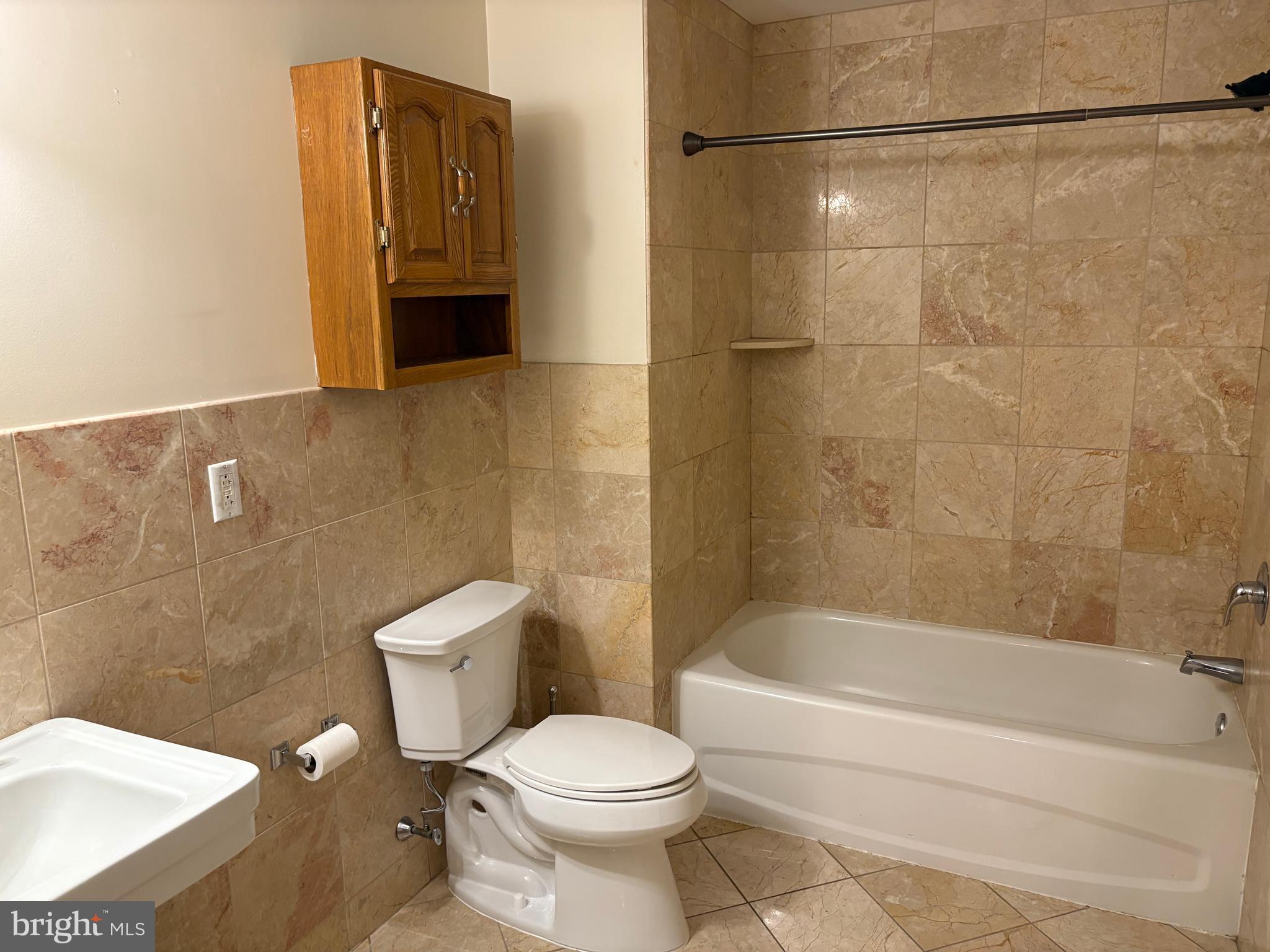 MANAYUNK - Residential Lease