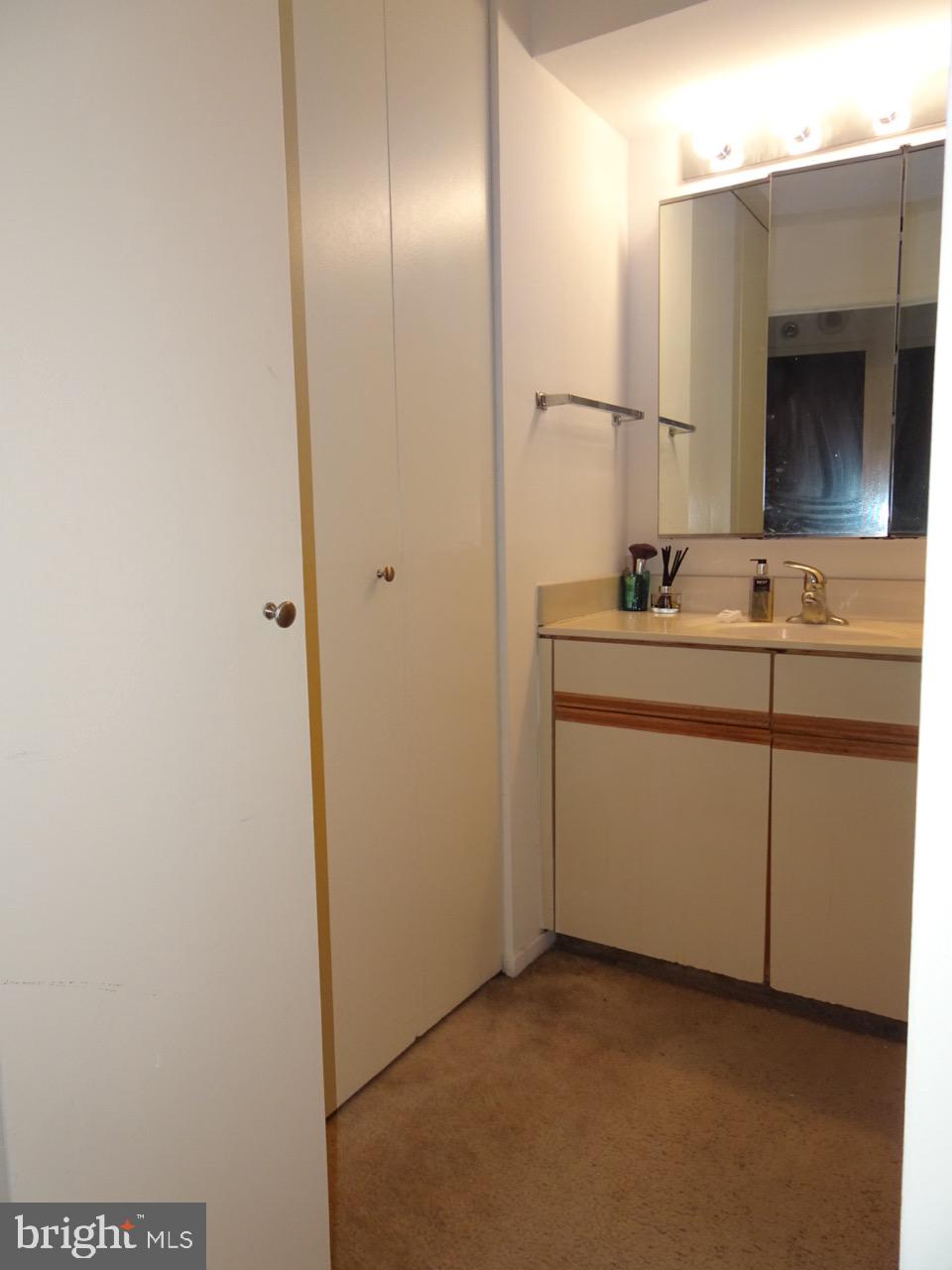 RITTENHOUSE SQUARE - Residential Lease