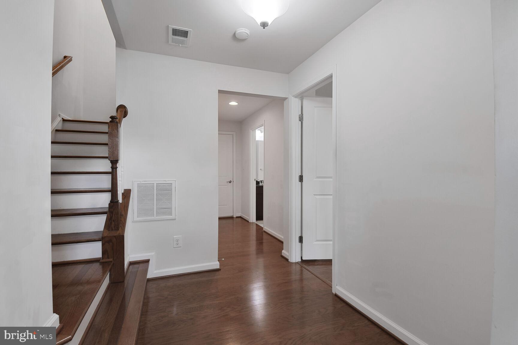 3636 WRIGHT TERRACE NE