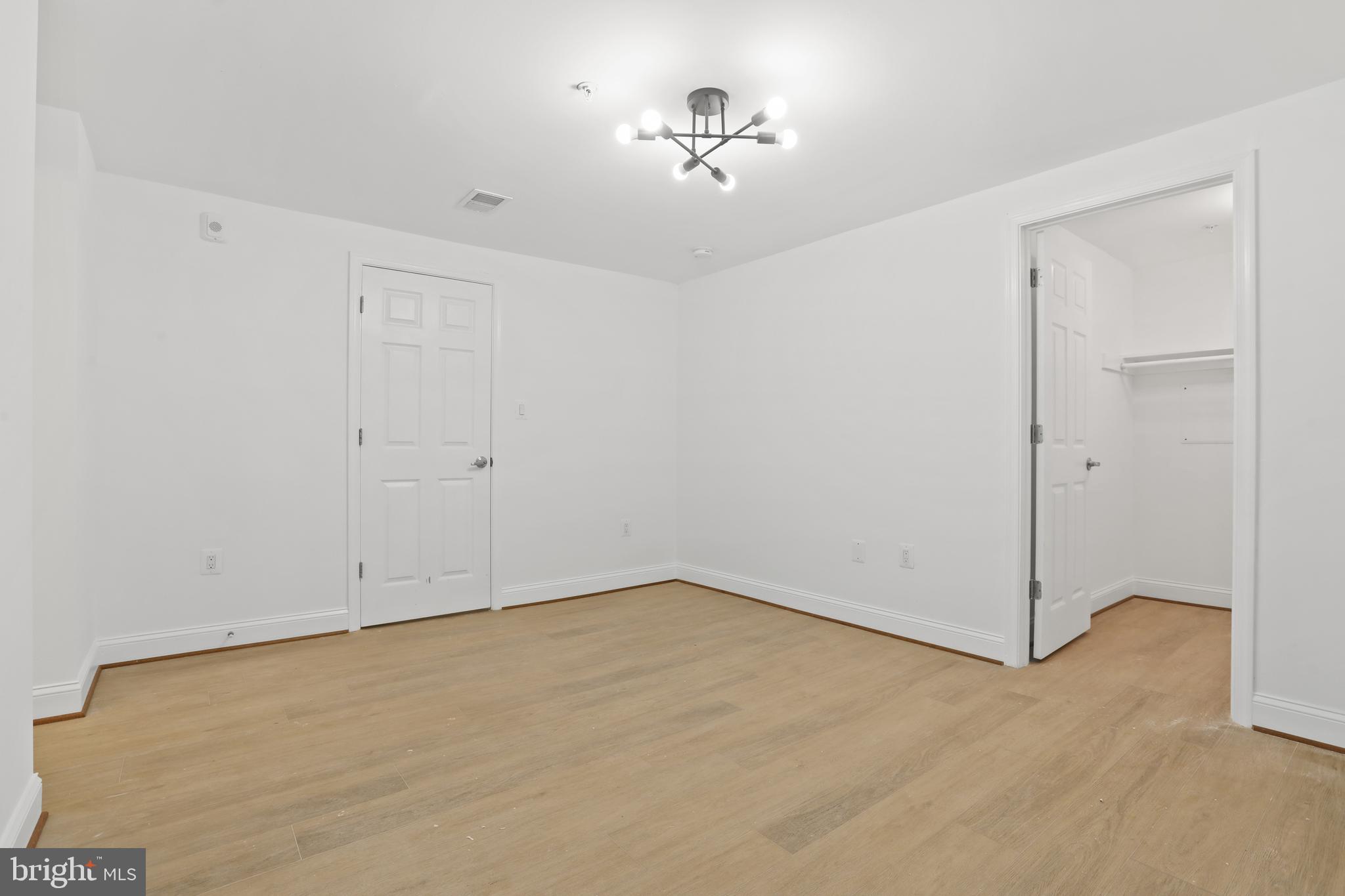 MOUNT VERNON PLACE HISTORIC DISTRICT - Residential Lease
