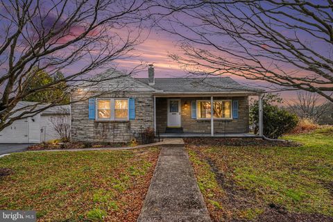 Photo of 5113 Earl Drive, HARRISBURG, PA 17112 (MLS # PADA2052548)