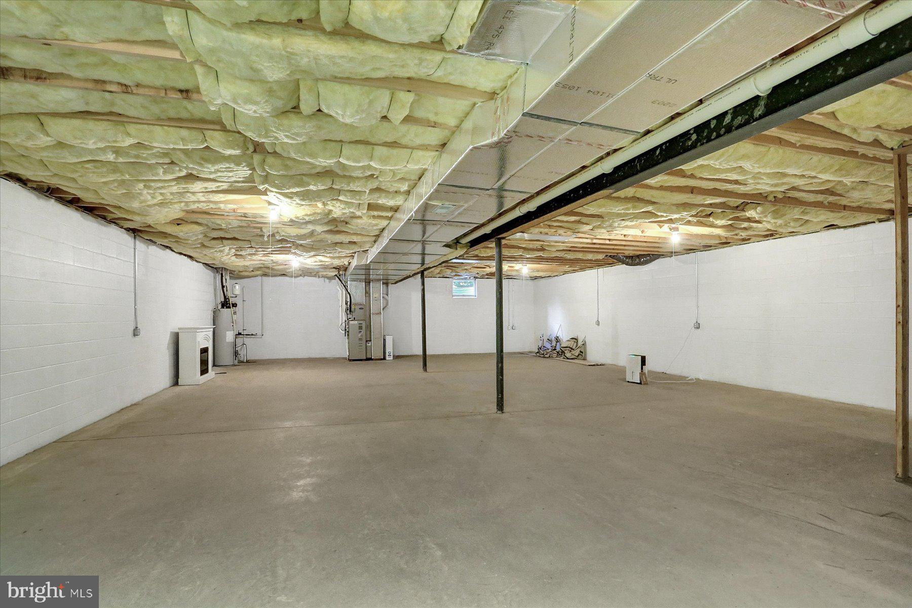 ALLYSON'S CROSSING - Residential