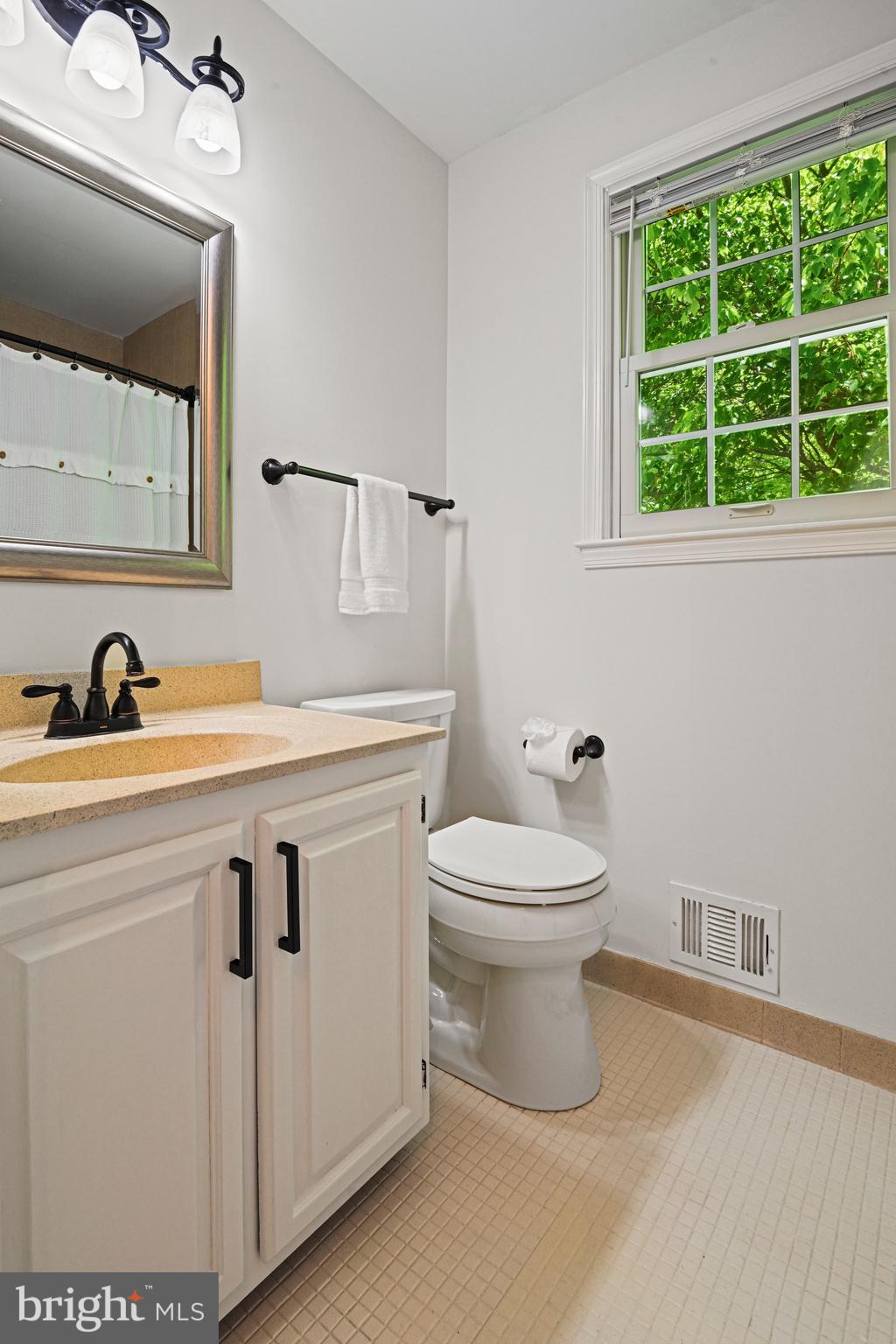 FOX MILL ESTATES 2ND ADD - Residential