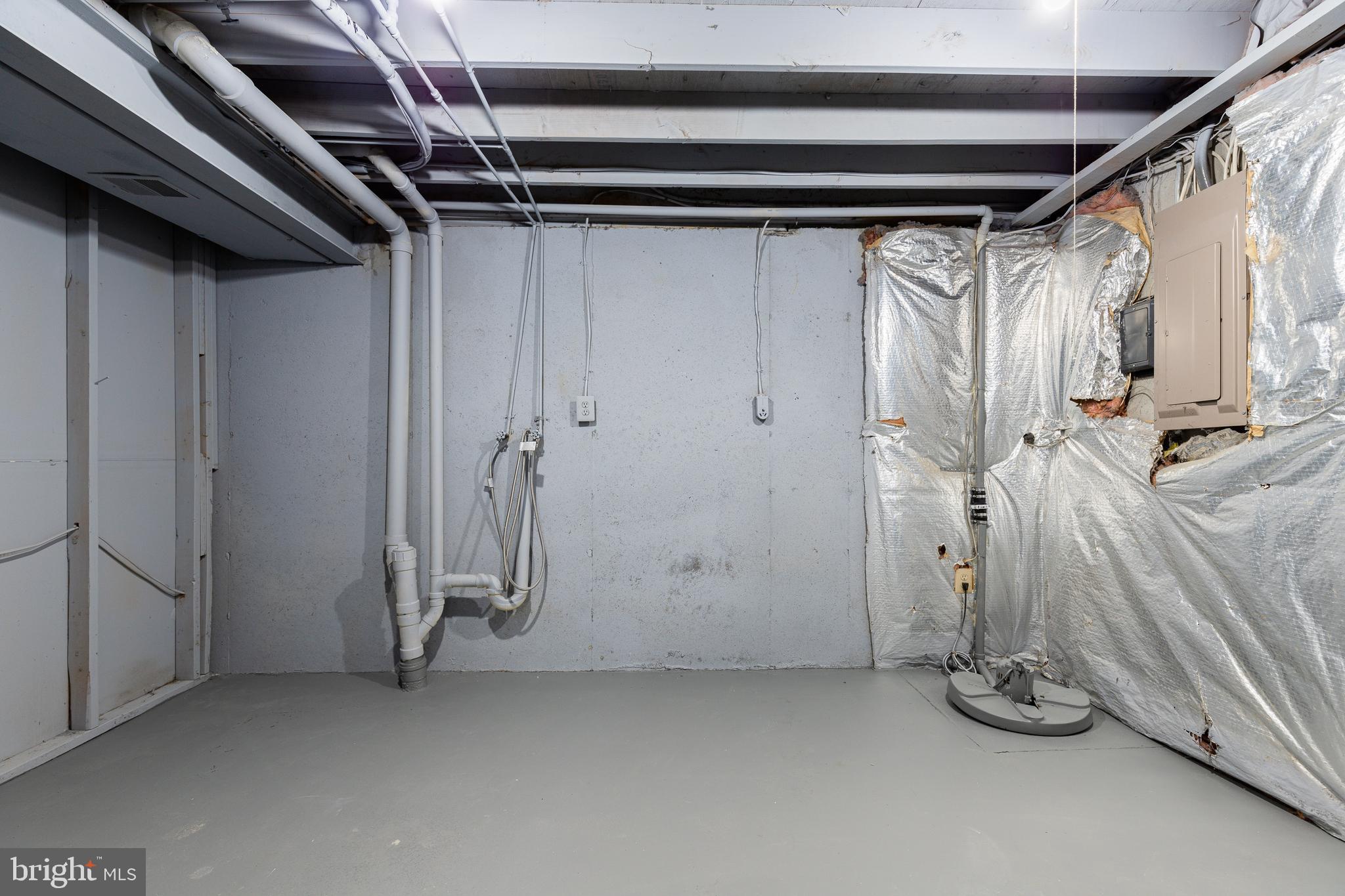 OAKMONT CONDOMIMIUM - Residential