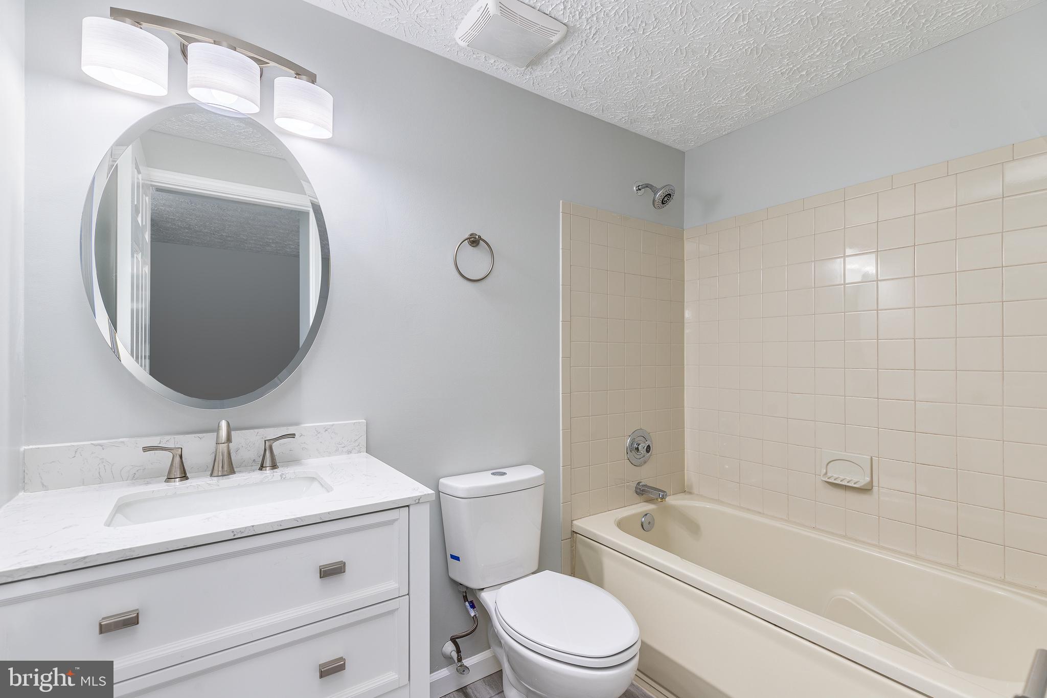 OAKMONT CONDOMIMIUM - Residential