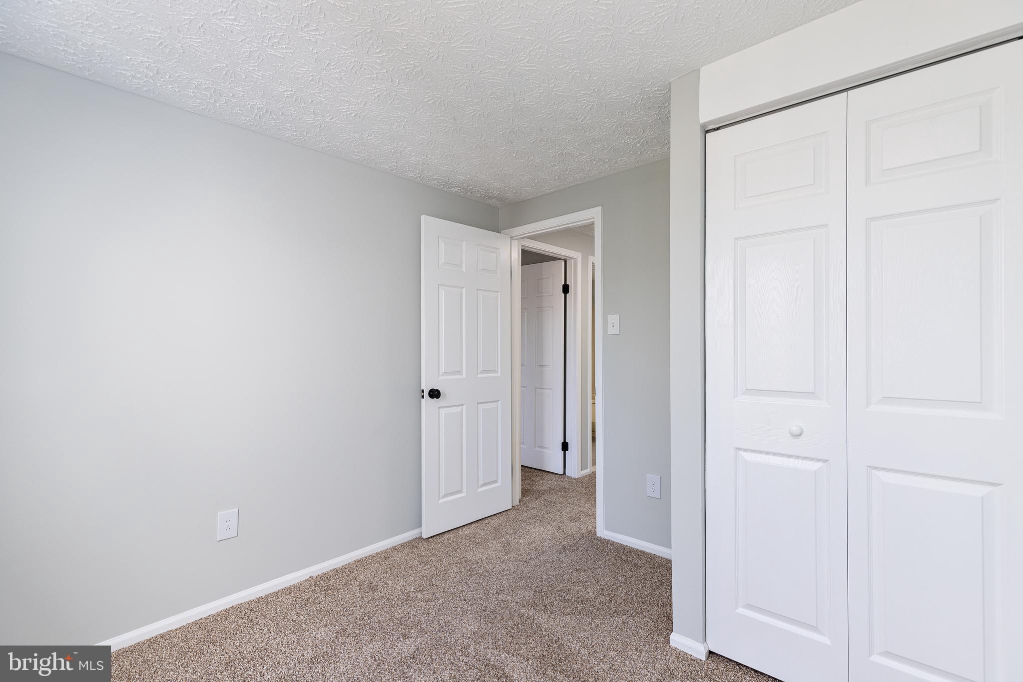 OAKMONT CONDOMIMIUM - Residential