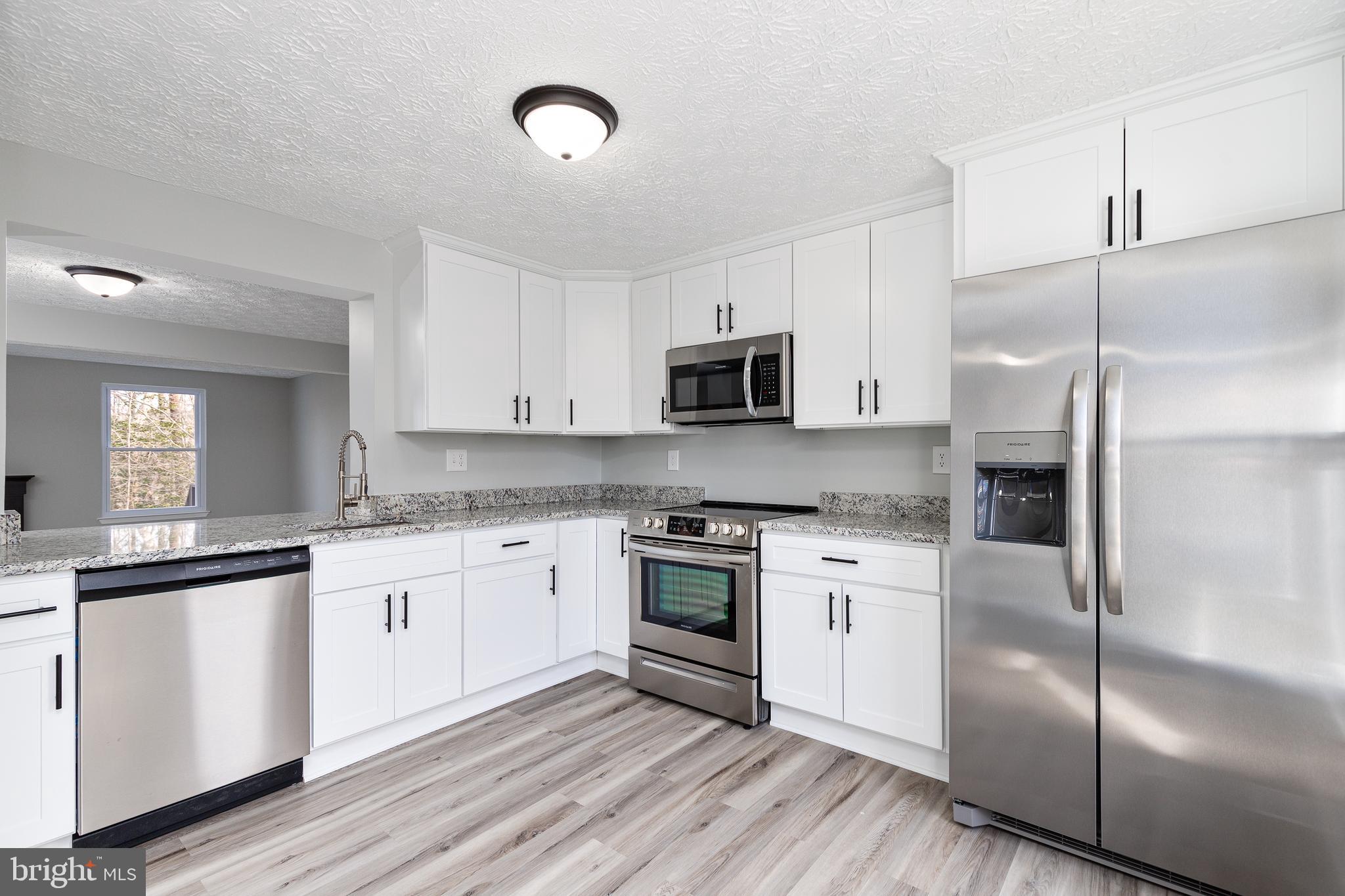 OAKMONT CONDOMIMIUM - Residential