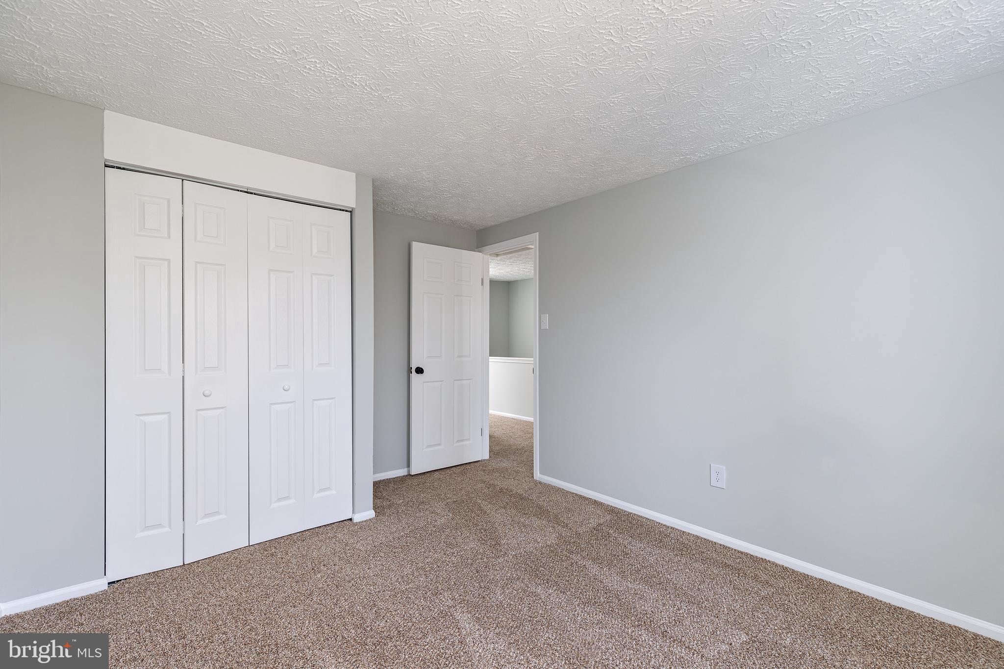 OAKMONT CONDOMIMIUM - Residential