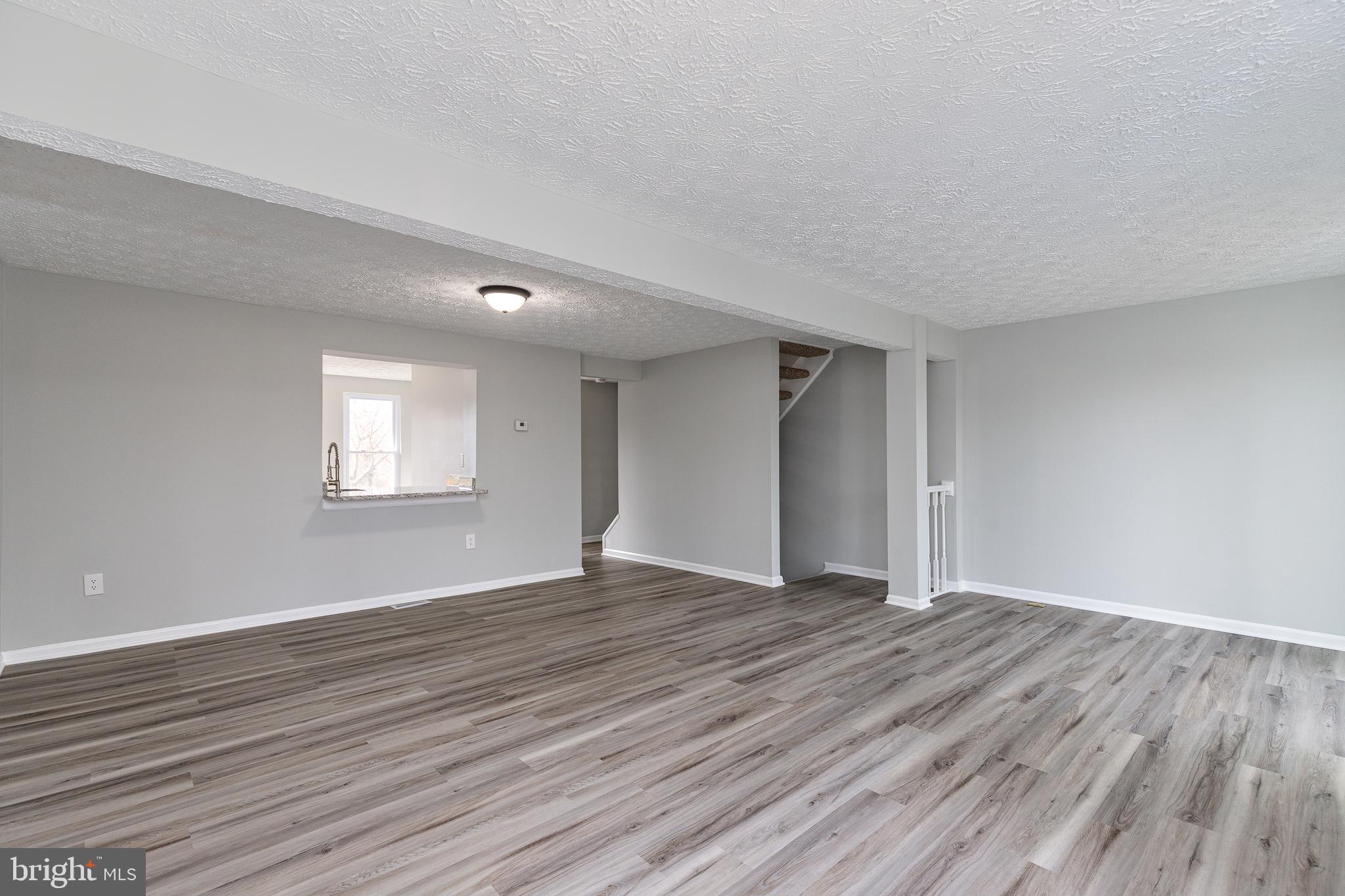 OAKMONT CONDOMIMIUM - Residential