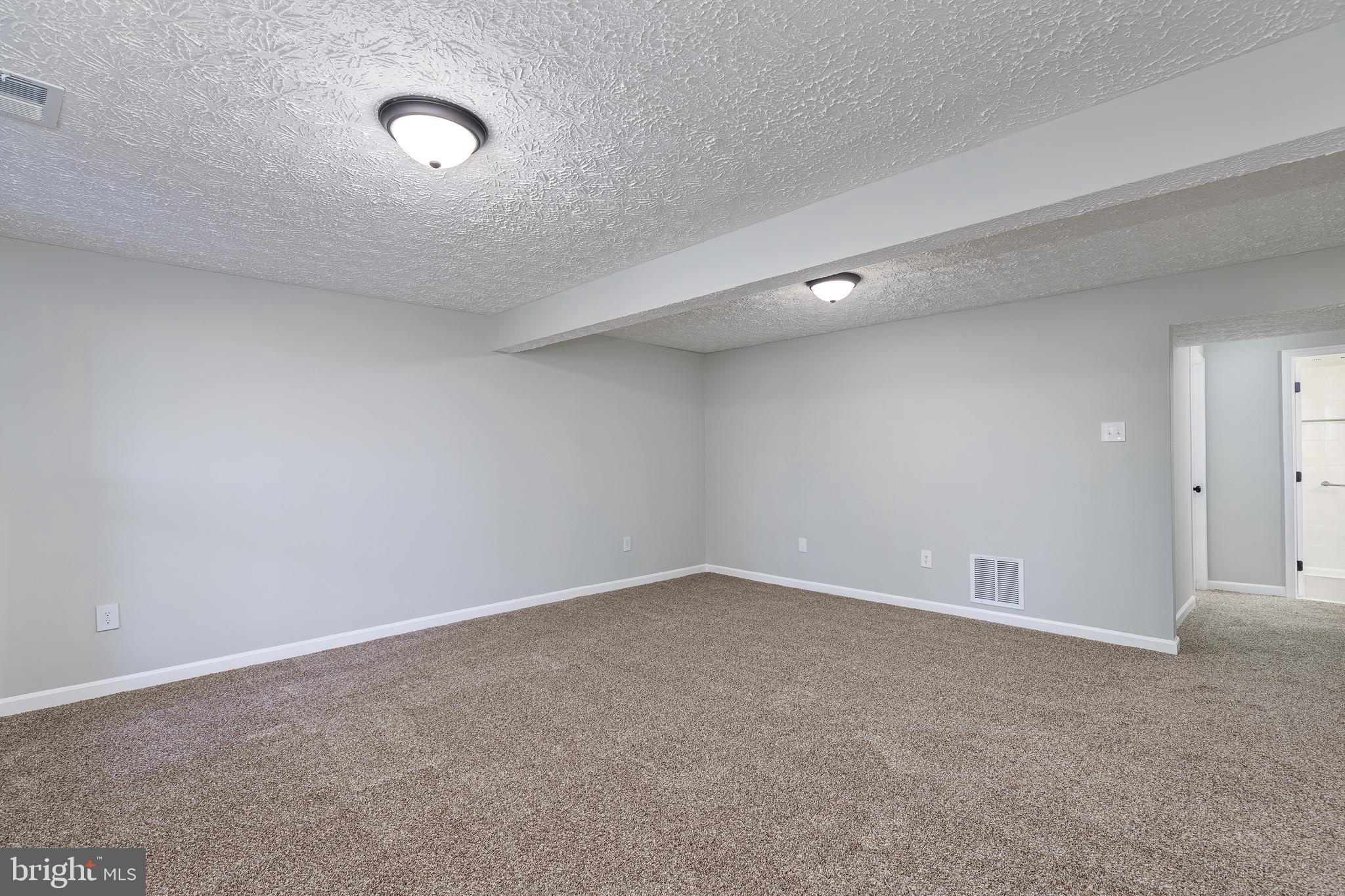 OAKMONT CONDOMIMIUM - Residential