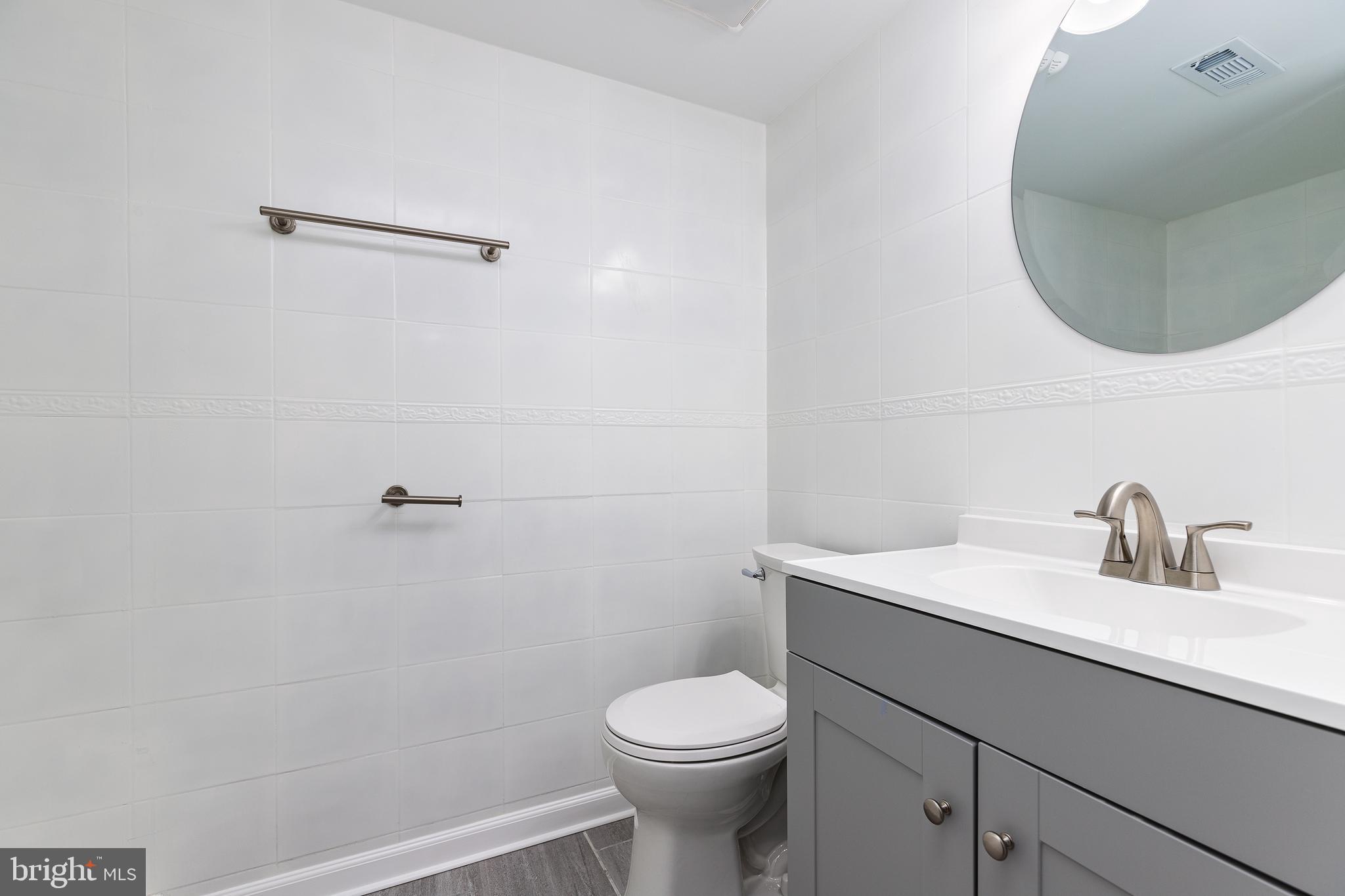 OAKMONT CONDOMIMIUM - Residential