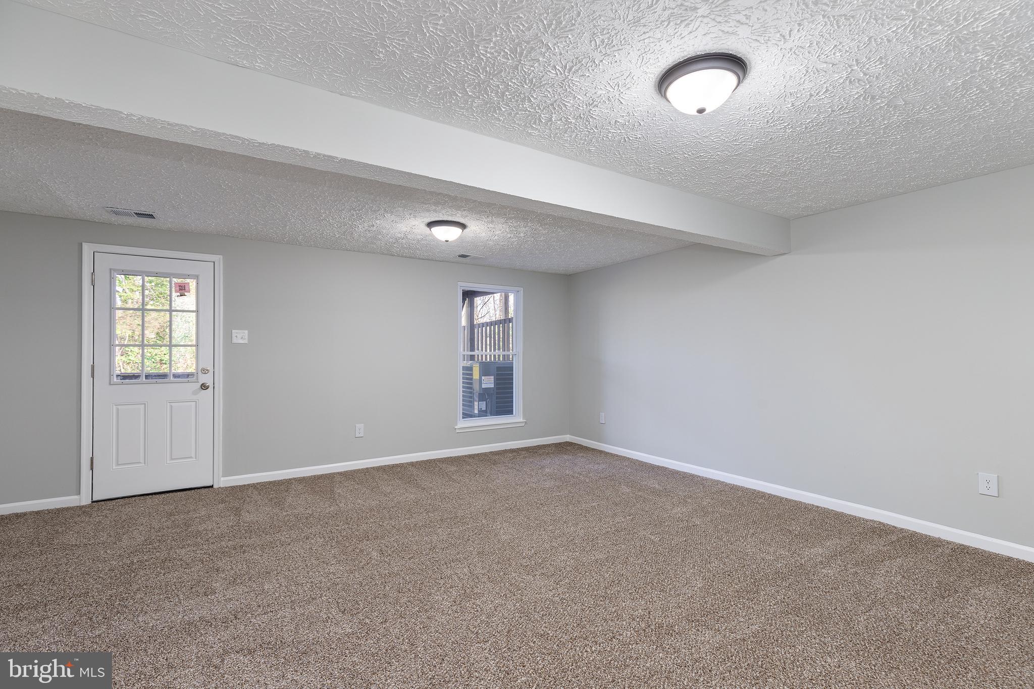 OAKMONT CONDOMIMIUM - Residential