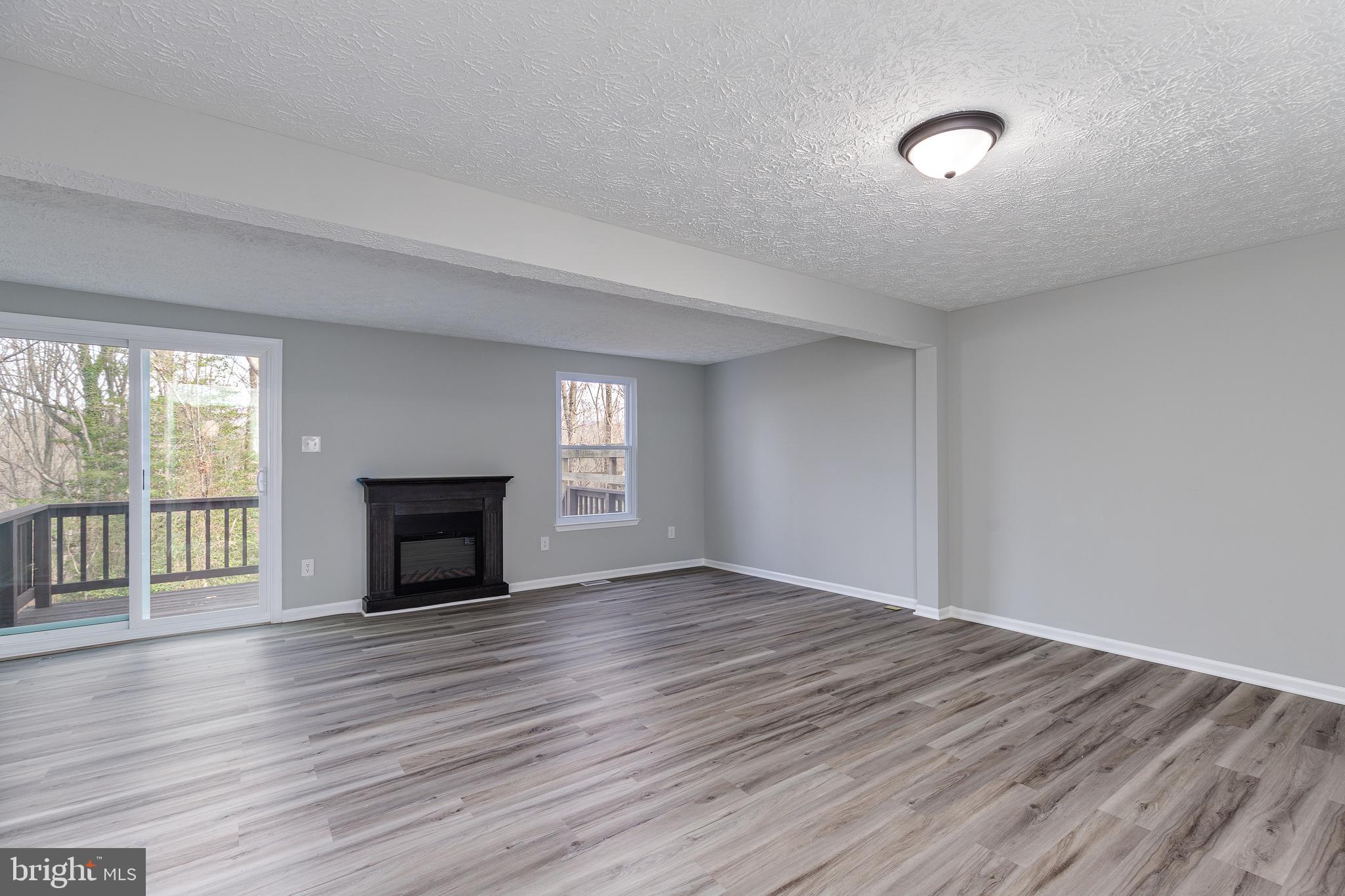 OAKMONT CONDOMIMIUM - Residential