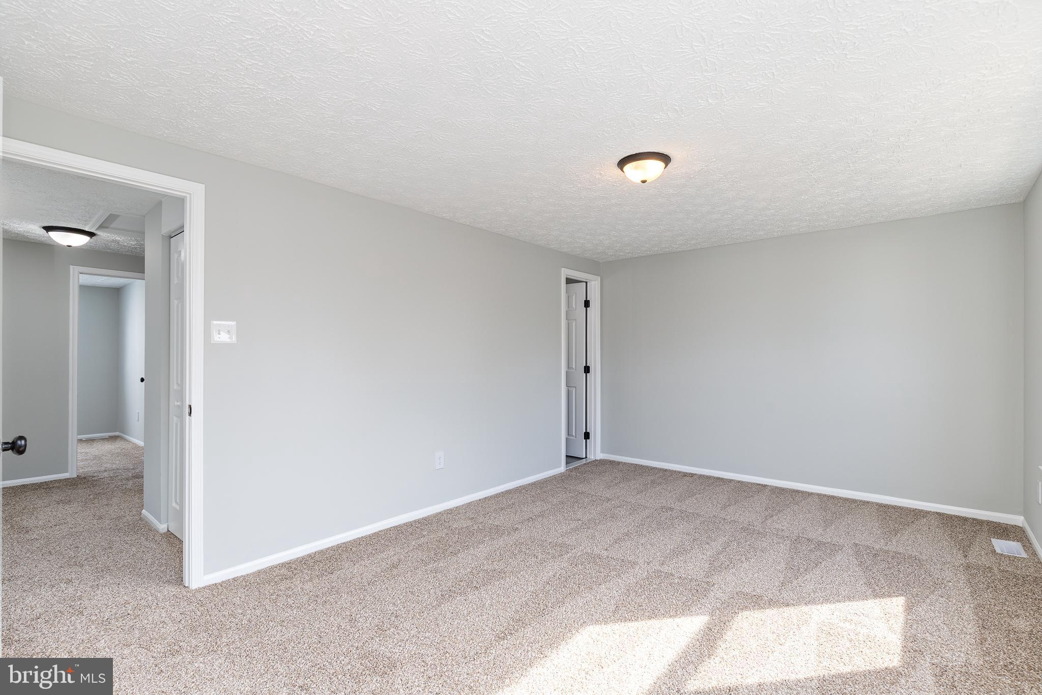 OAKMONT CONDOMIMIUM - Residential