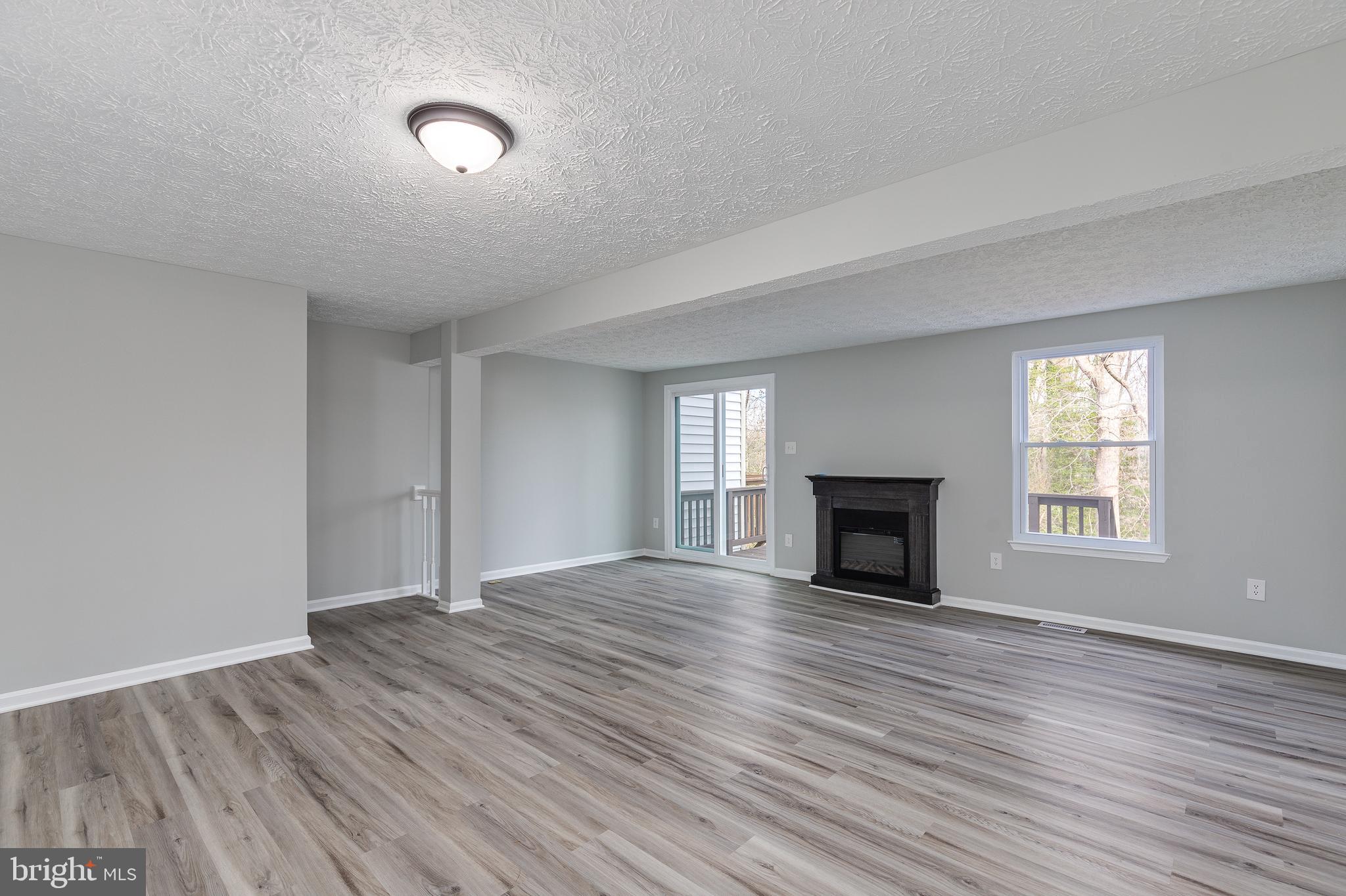 OAKMONT CONDOMIMIUM - Residential