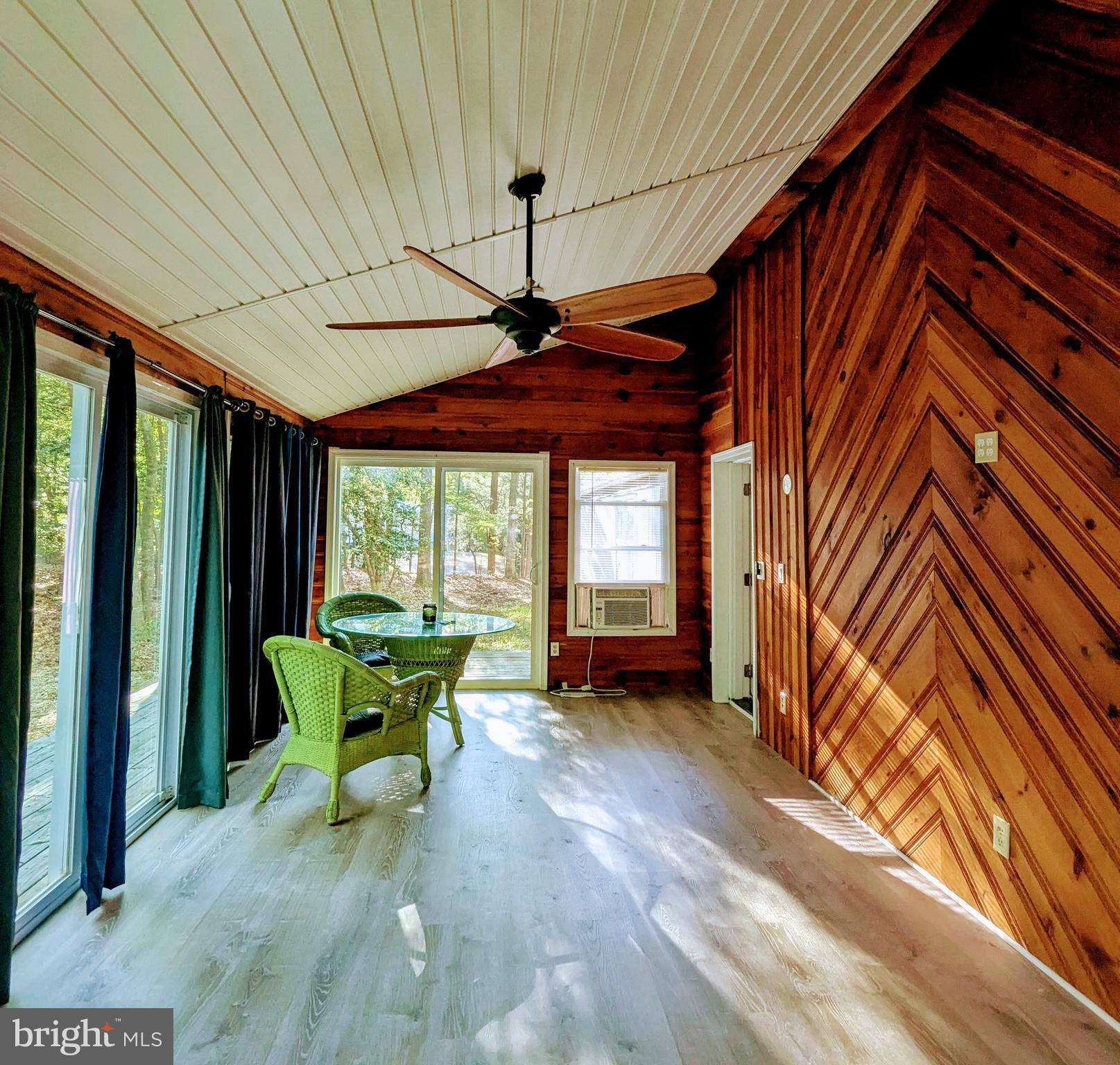 PINEY GLADE - Residential