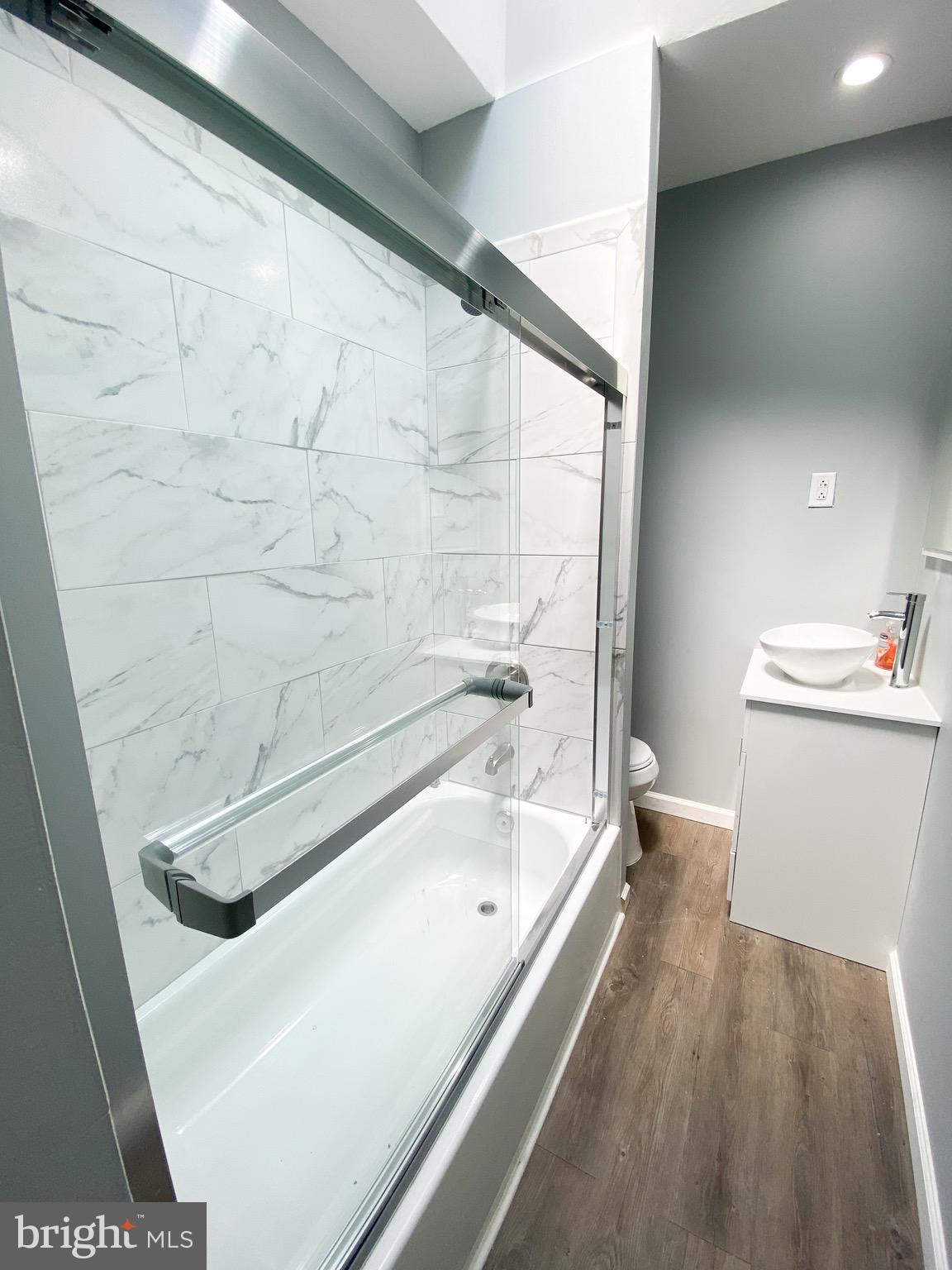 ELMWOOD PARK - Residential