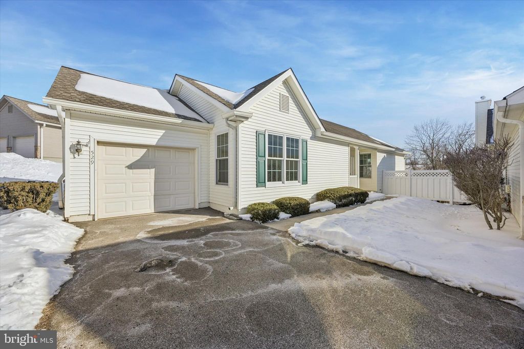 Photo of 529 Fox Den Court, GLEN MILLS, PA 19342 (MLS # PADE2107376)