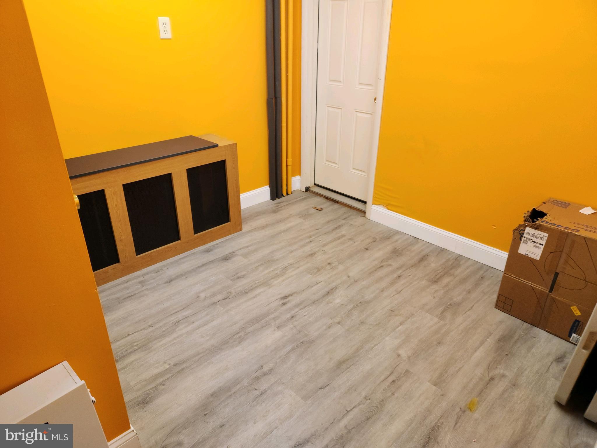 PHILADELPHIA (SOUTH) - Commercial Lease