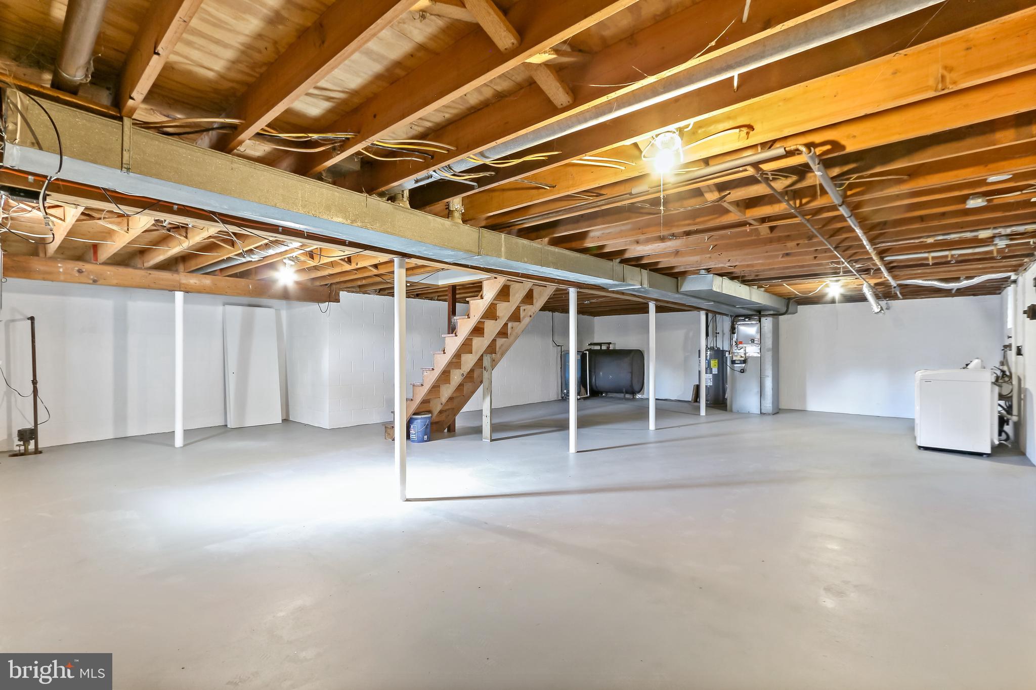 ADAMS HEIGHTS - Residential