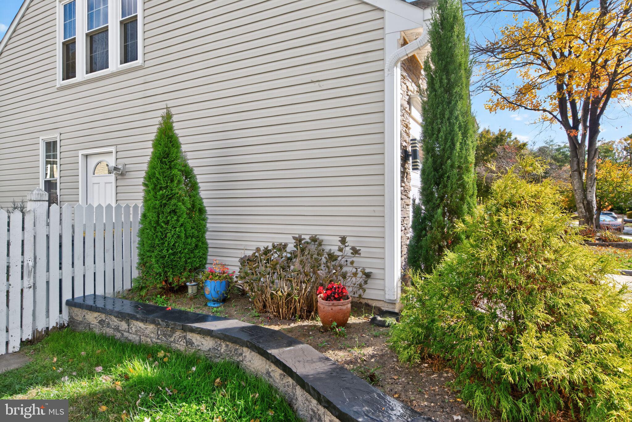 RUSSETT - Residential