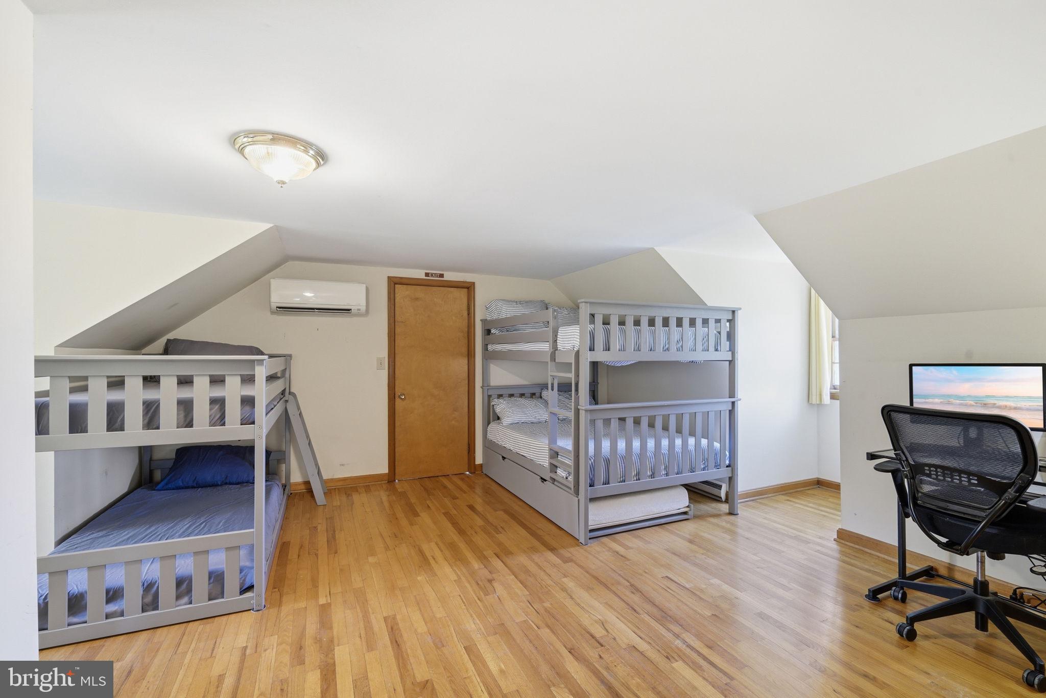 ROCK HALL - Residential