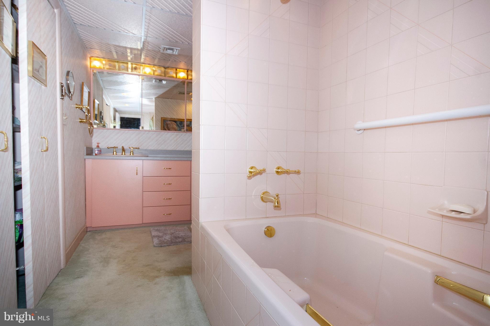 CROSS KEYS - Residential